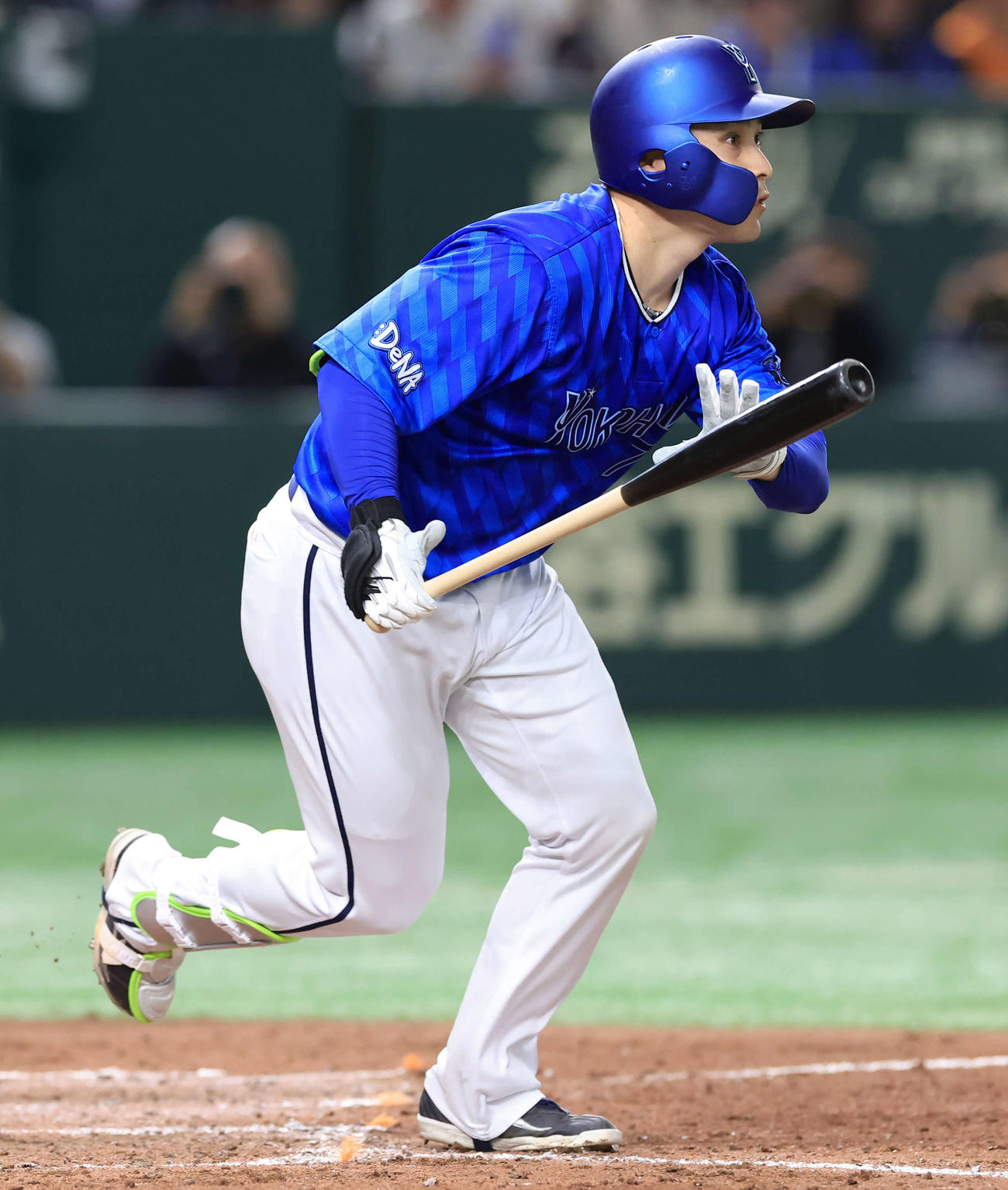 5回表DeNA1死満塁、佐野は右適時打を放つ（撮影・浅見桂子）