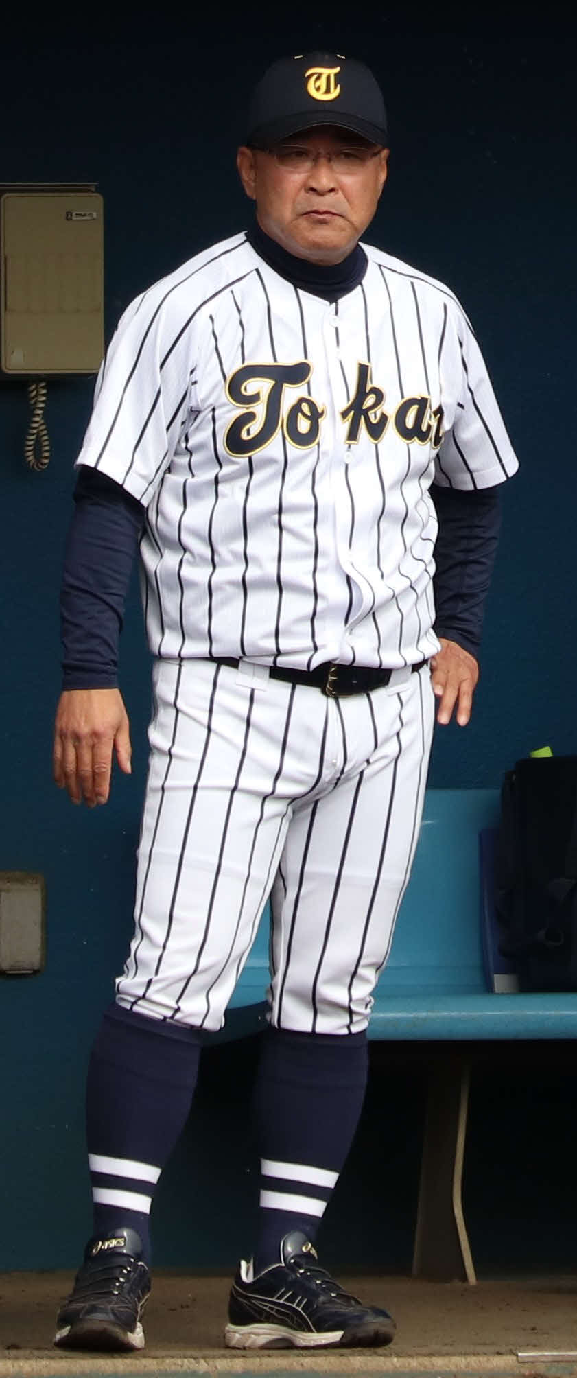 監督代行として指揮を執る、田中助監督（撮影・佐瀬百合子）