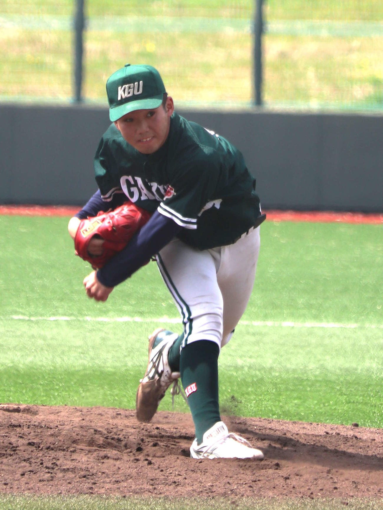 神院大の先発・岡田悠作投手（3年＝神戸国際大付）