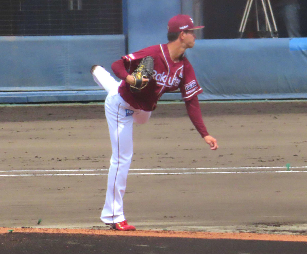 日本ハム対楽天　楽天先発の古謝（撮影・黒須亮）