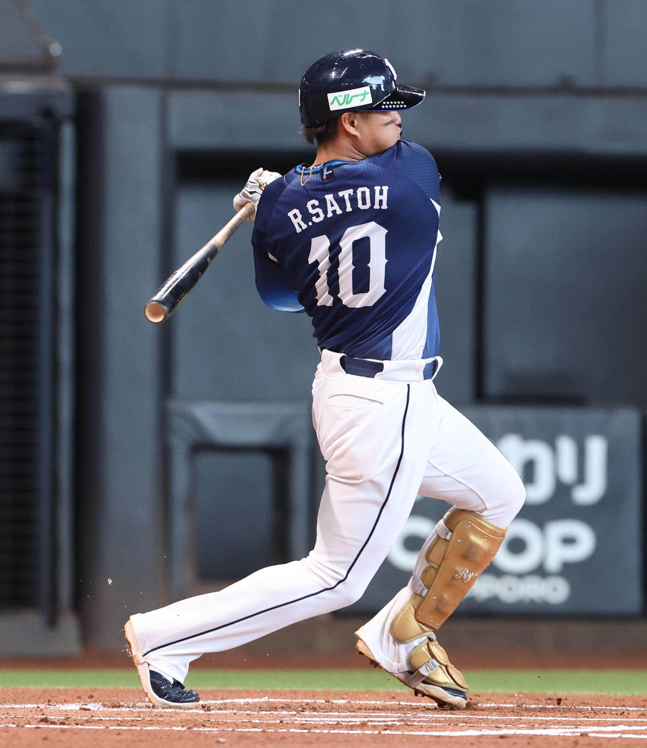 日本ハム対西武　1回表日本ハム2死二、三塁、佐藤龍は左前適時打を放つ（撮影・佐藤翔太）