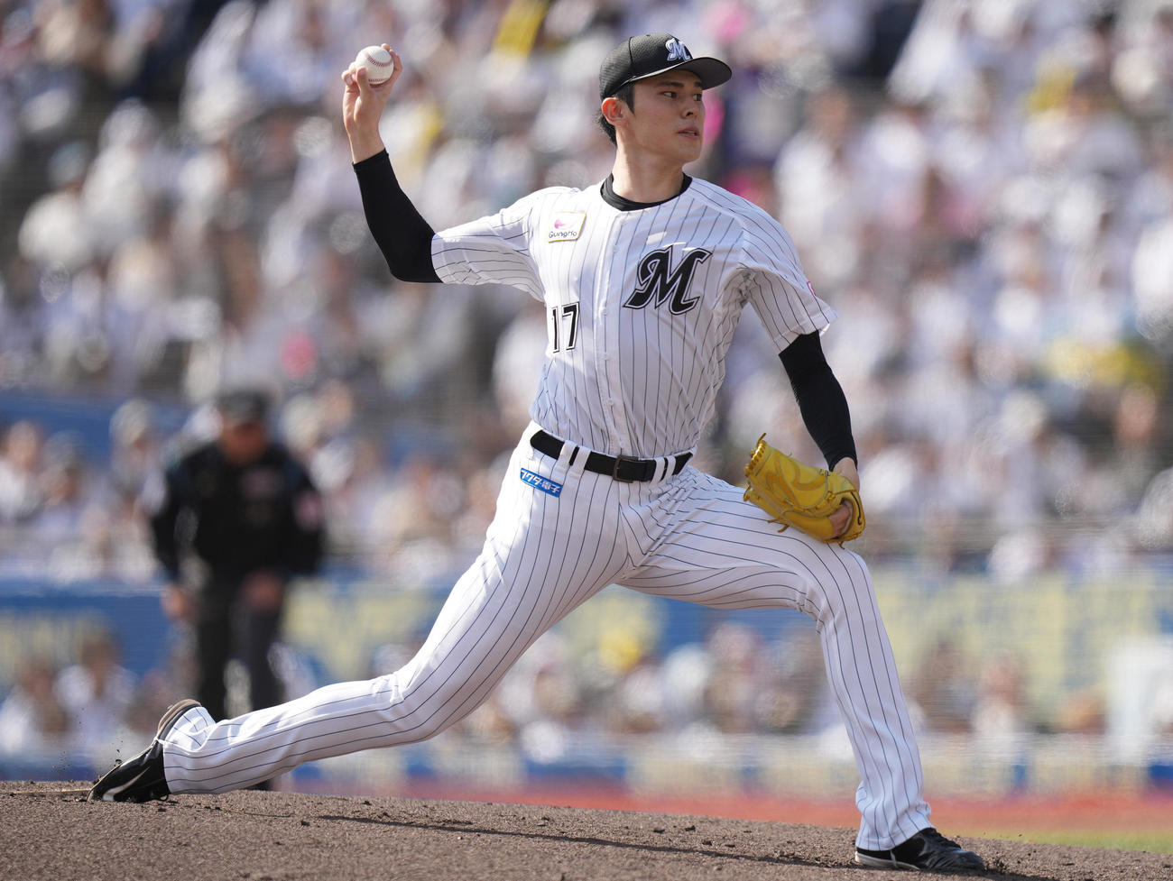 ロッテ対オリックス　先発し力投するロッテ佐々木（撮影・鈴木みどり）