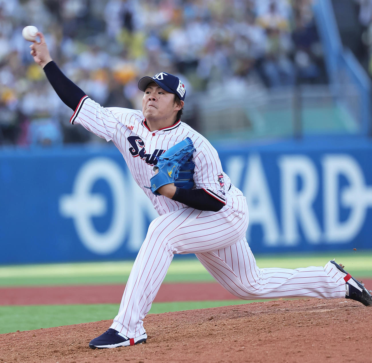 ヤクルト対阪神　今季初セーブを挙げたヤクルト清水（撮影・足立雅史）