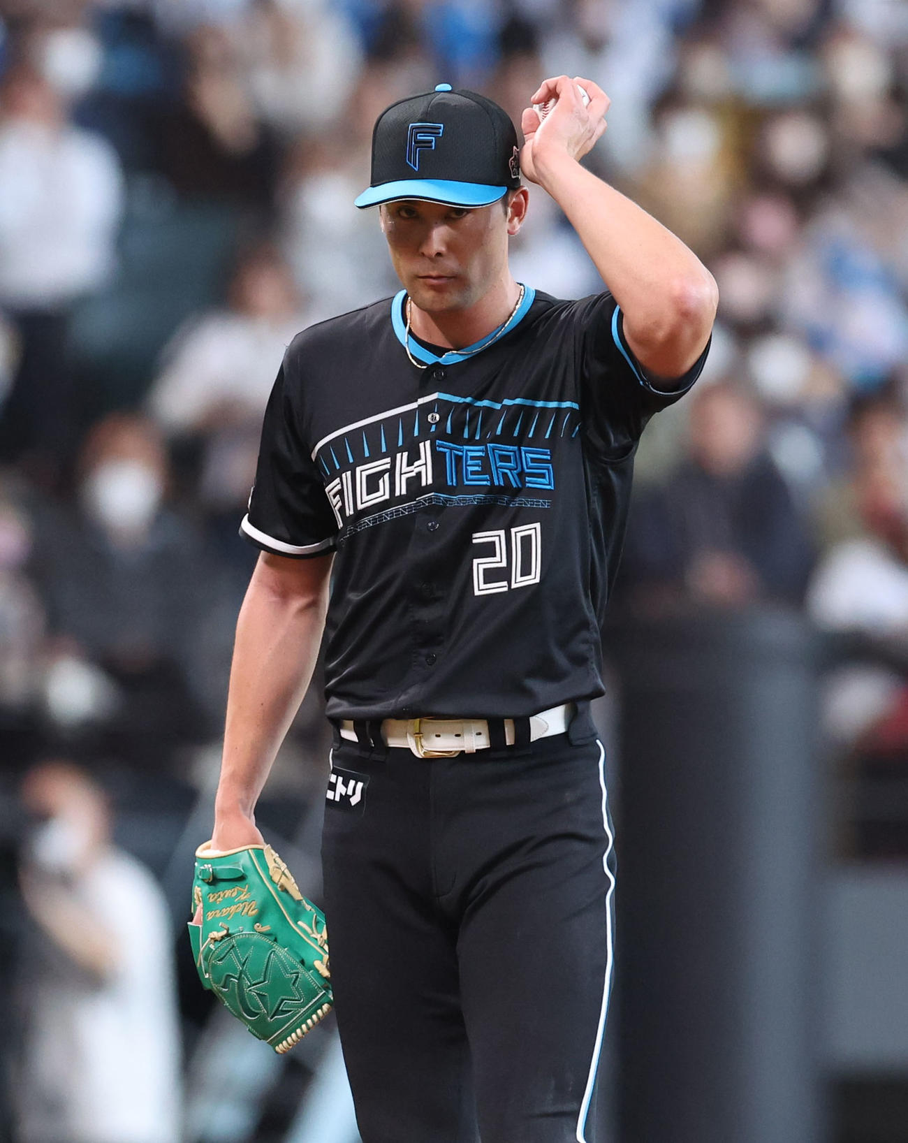 日本ハム対西武　4回表西武2死三塁、源田に左前適時打を浴びる上原（撮影・佐藤翔太）