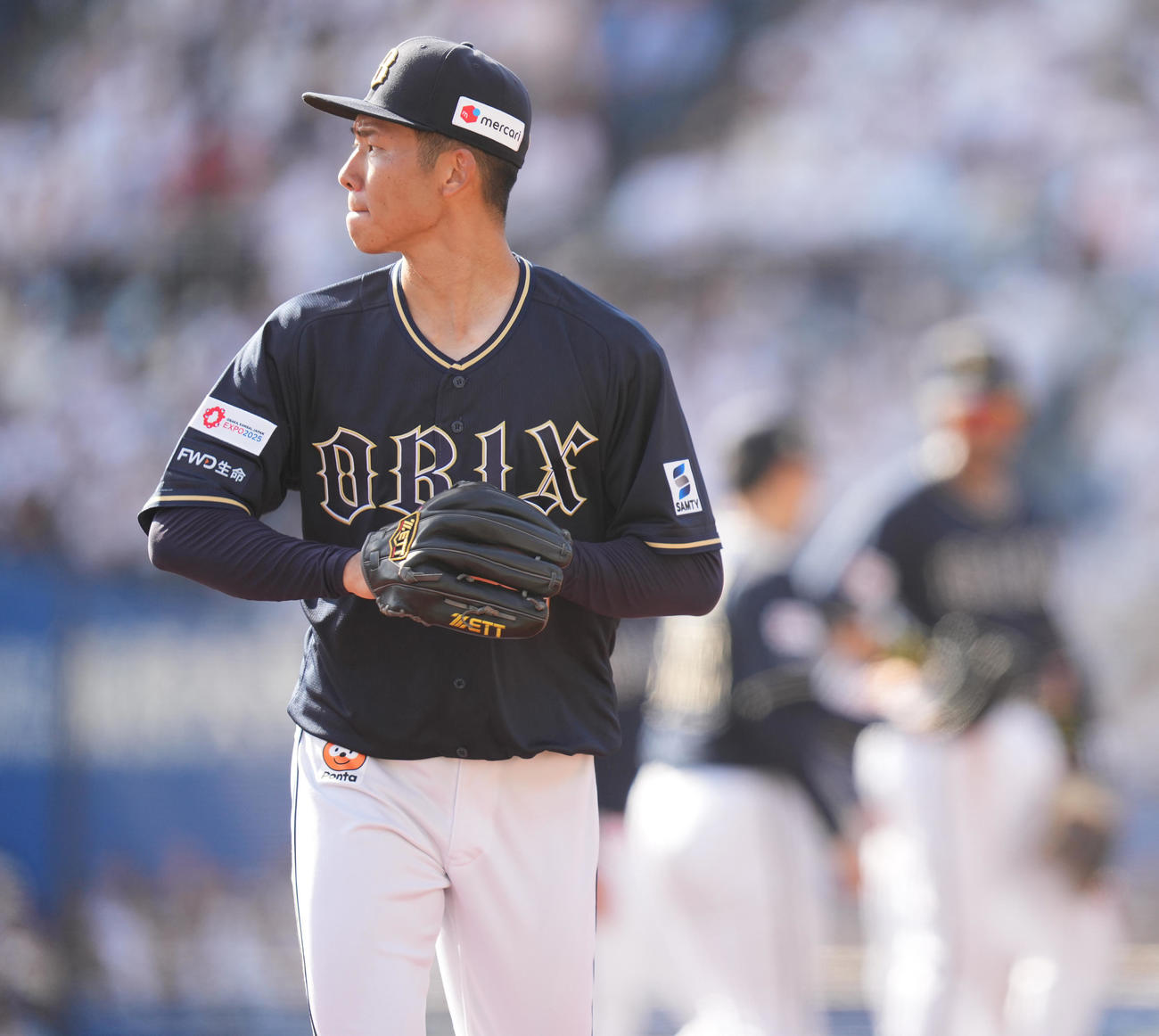 ロッテ対オリックス　4回裏、降板するオリックス先発曽谷（撮影・鈴木みどり）