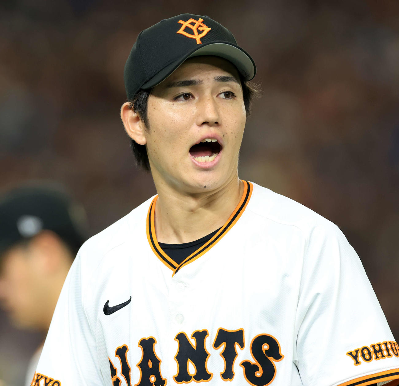 巨人対DeNA 1回表DeNAの攻撃を抑えて声を上げる高橋礼（撮影・浅見桂子）
