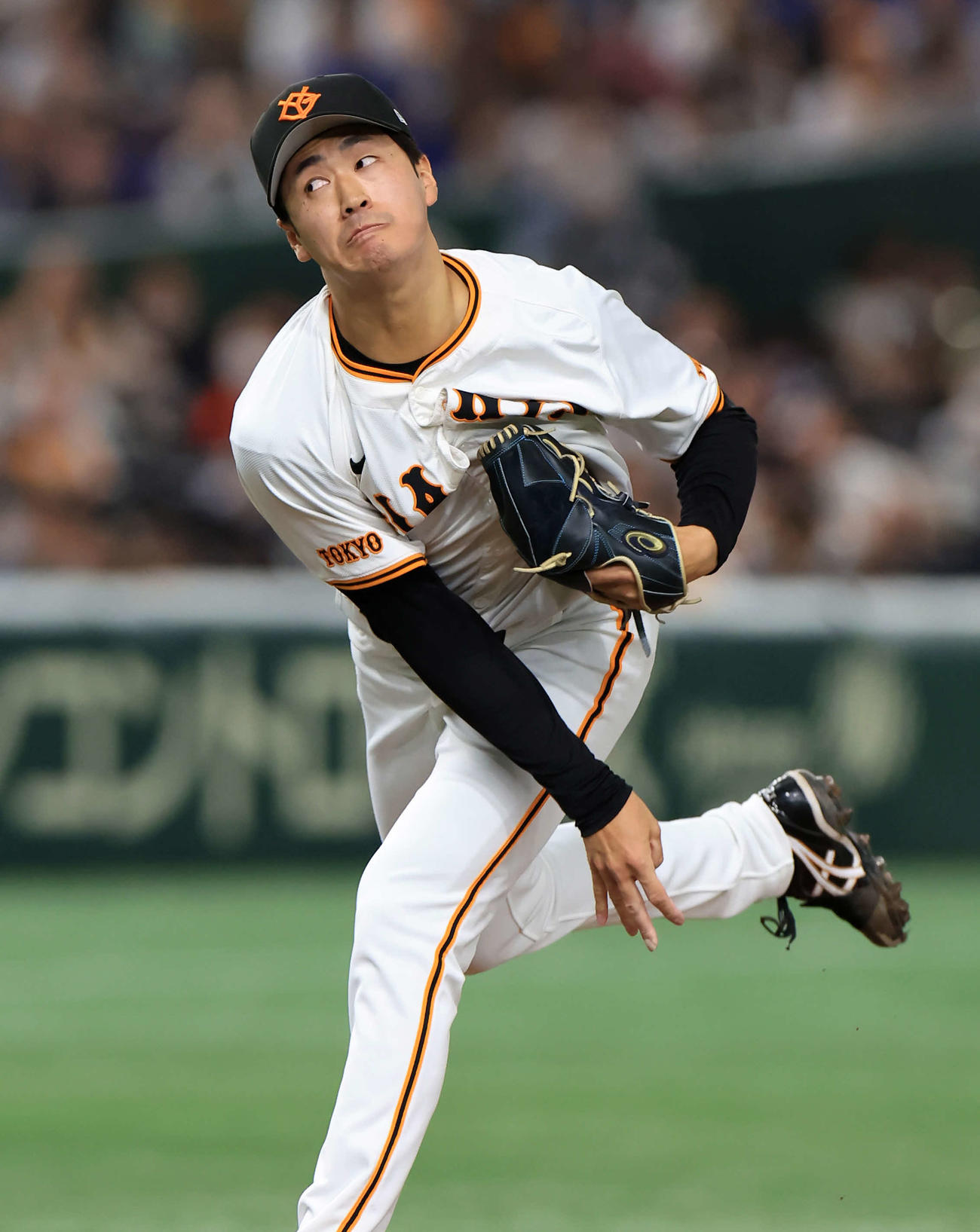 巨人対DeNA 8回表DeNAの攻撃を抑えた西舘（撮影・浅見桂子）