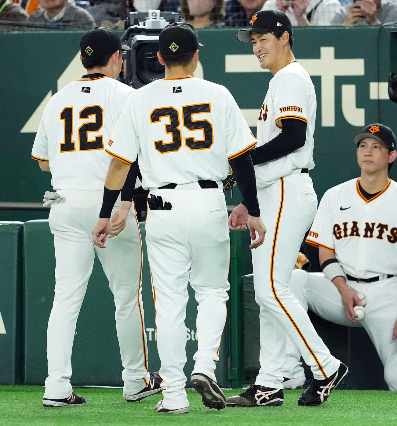 巨人対DeNA 8回からマウンドに上がり無失点に抑えた巨人西舘（撮影・たえ見朱実）