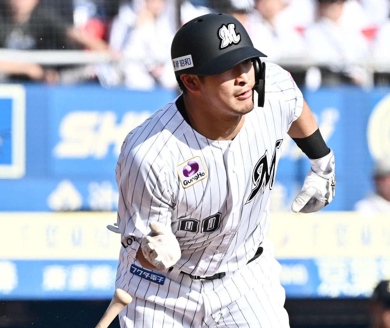ロッテ対オリックス　4回裏ロッテ無死二塁、池田来翔は右前適時打を放つ（2024年4月7日撮影）
