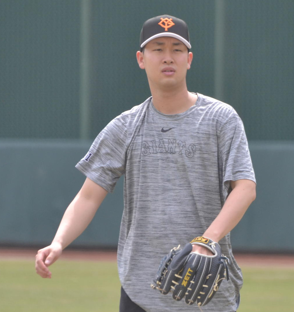 9日ヤクルト戦に向けて調整した巨人山崎伊