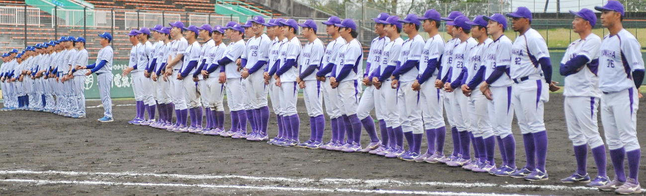 準優勝に終わったヤマハの選手たち（手前）　