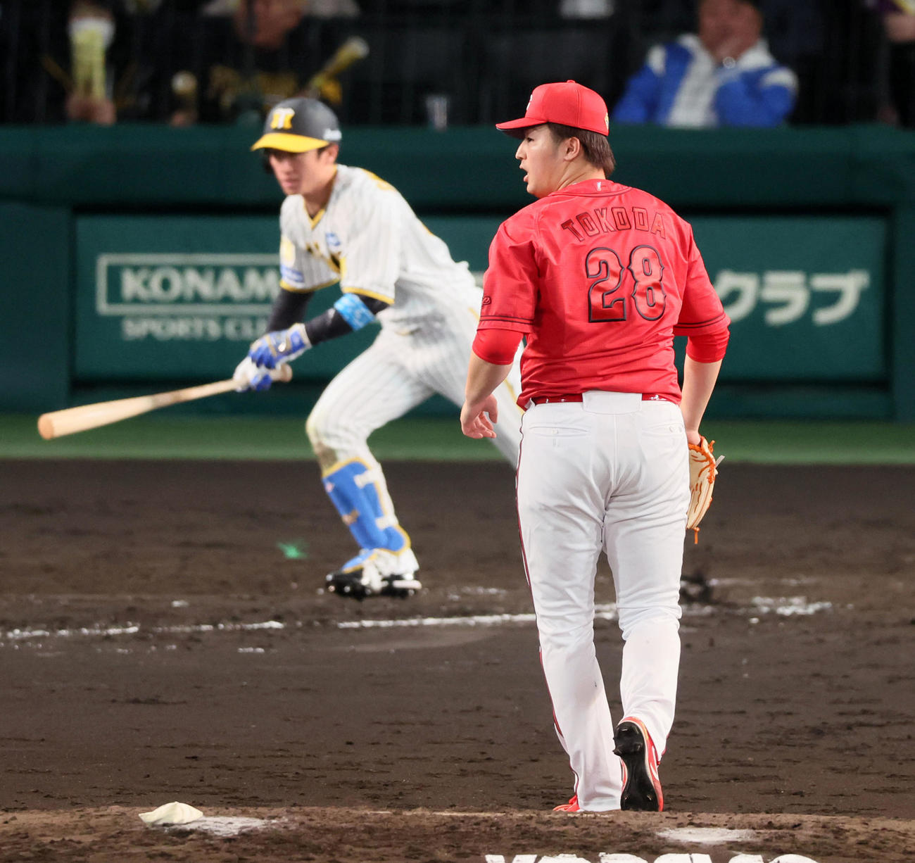 阪神対広島　5回裏阪神1死二塁、床田は近本に右適時打を打たれ失点（撮影・加藤哉）