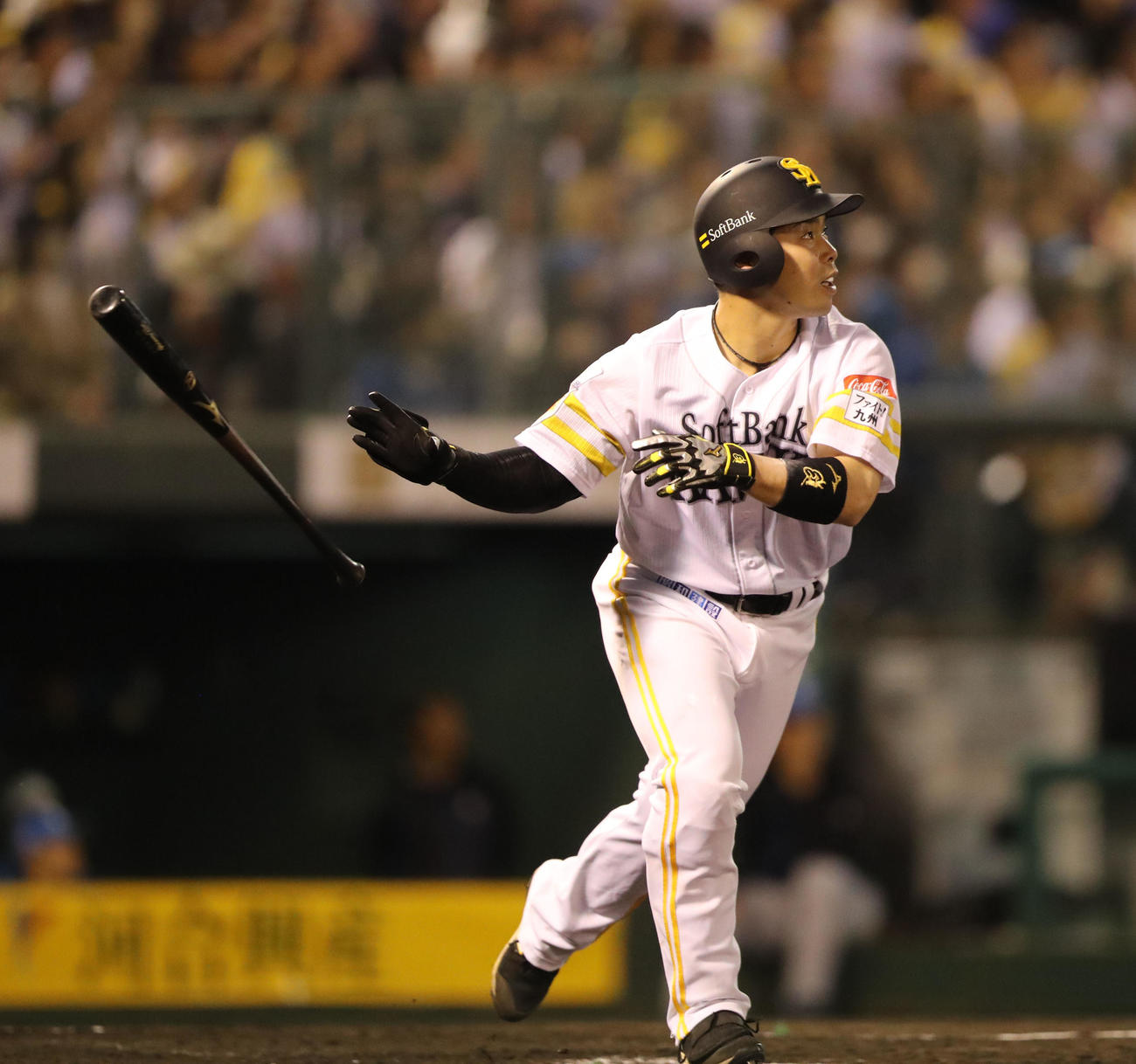 ソフトバンク対日本ハム　3回裏ソフトバンク2死三塁、近藤は中越えに2点本塁打を放つ（撮影・梅根麻紀）