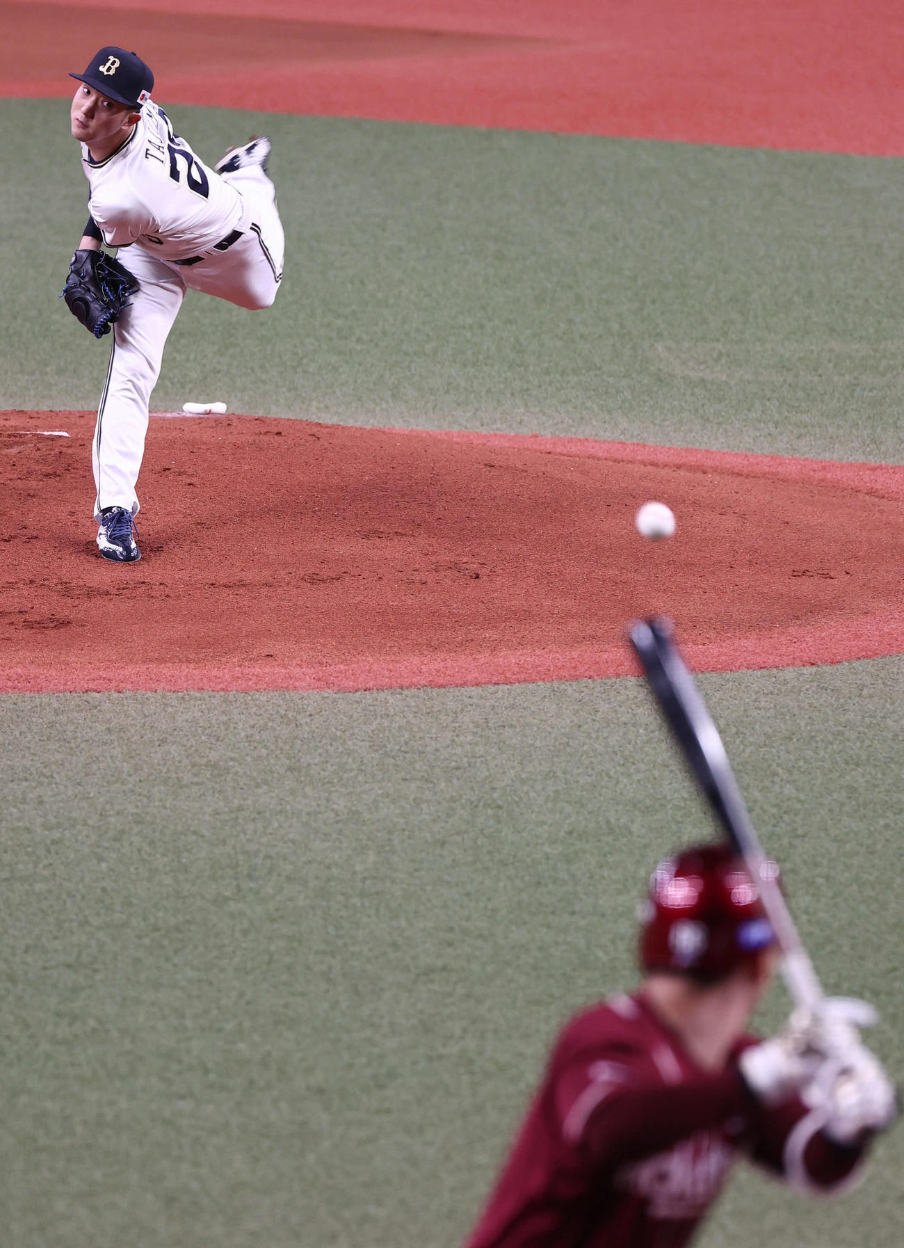 オリックス対楽天　オリックス先発の田嶋は村林に投球する（撮影・西尾就之）
