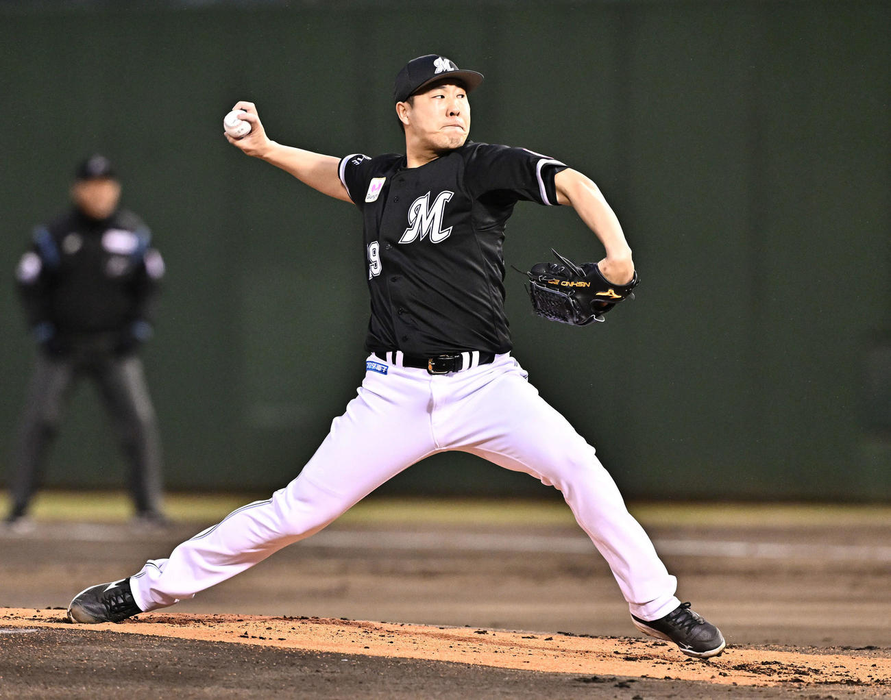 西武対ロッテ　ロッテ先発の西野（撮影・滝沢徹郎）
