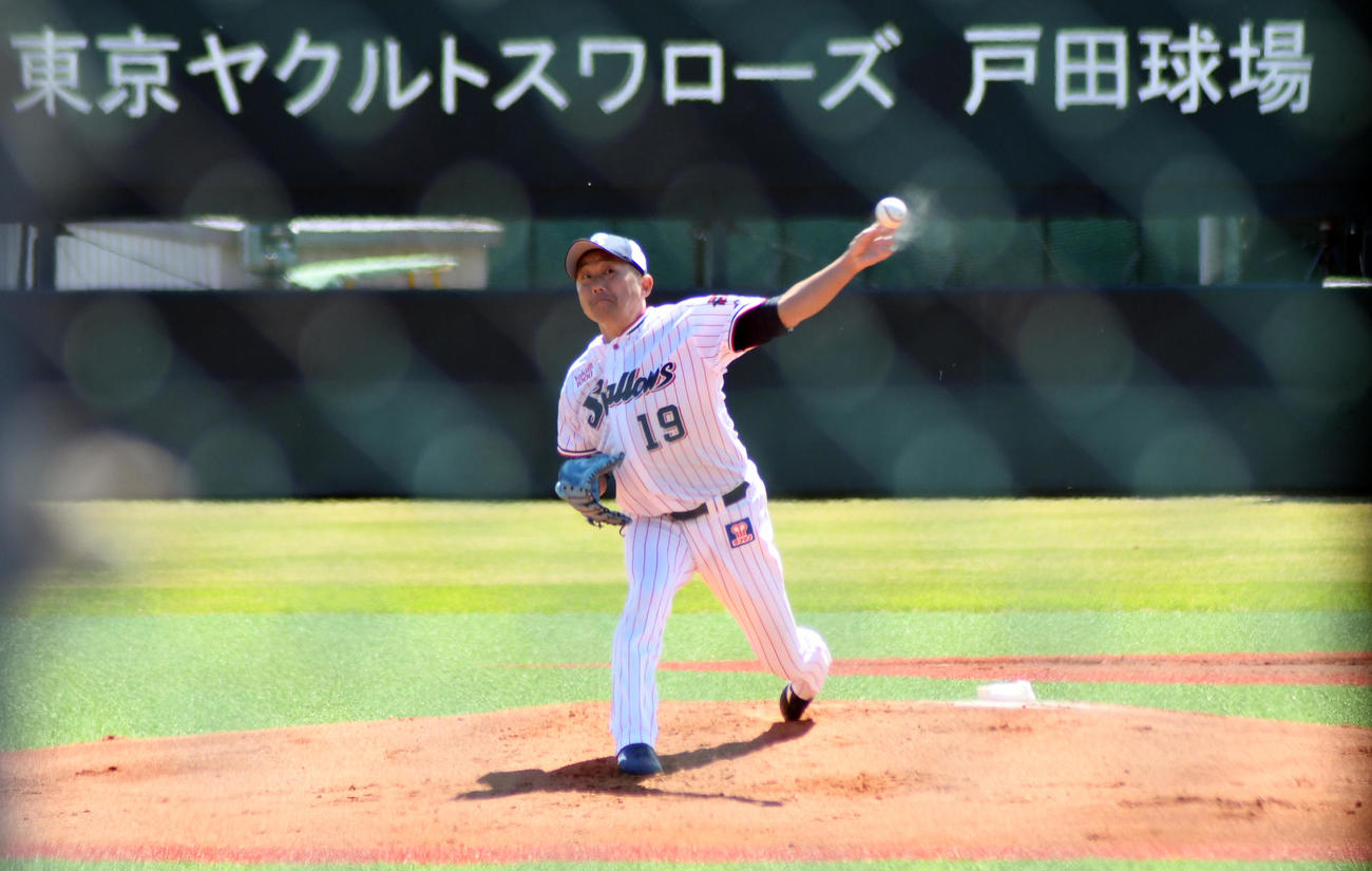 ヤクルト対楽天　先発するヤクルト石川雅規