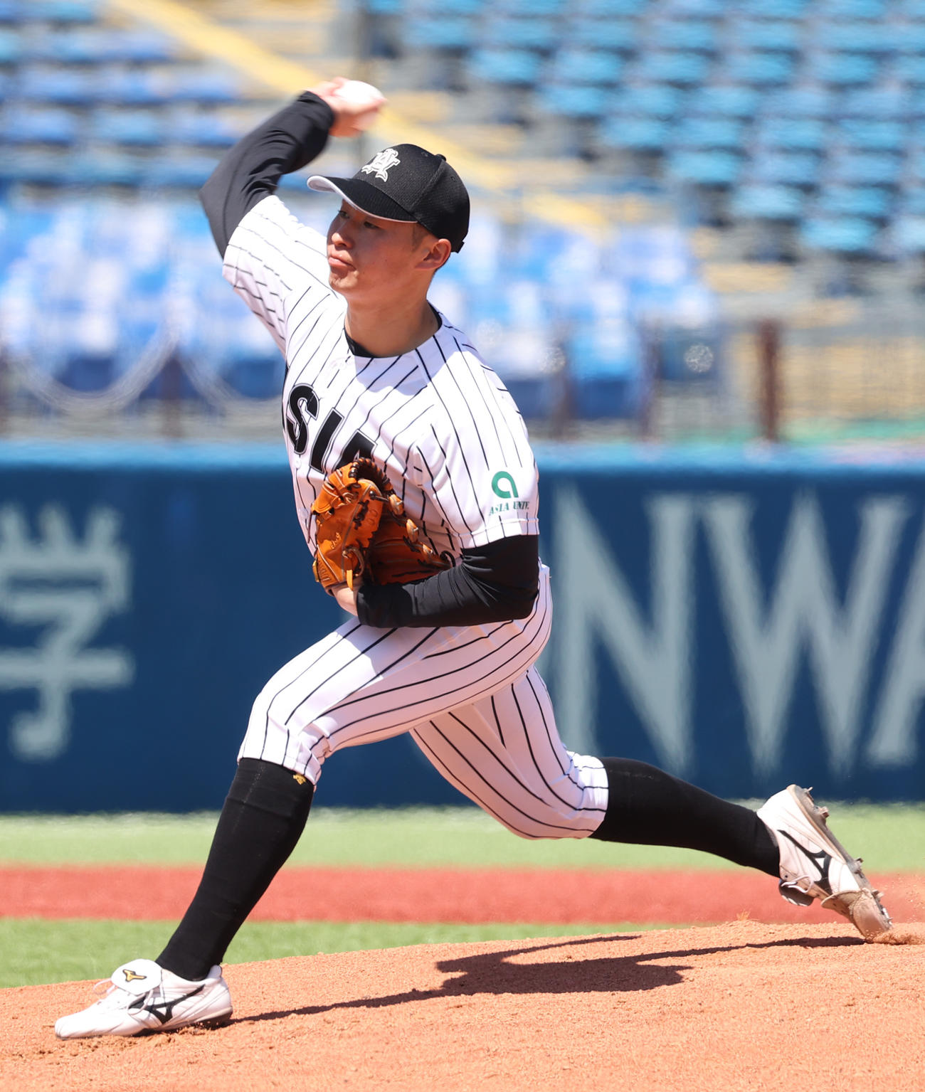 亜大対日大　先発した亜大・北嶋（撮影・柴田隆二）