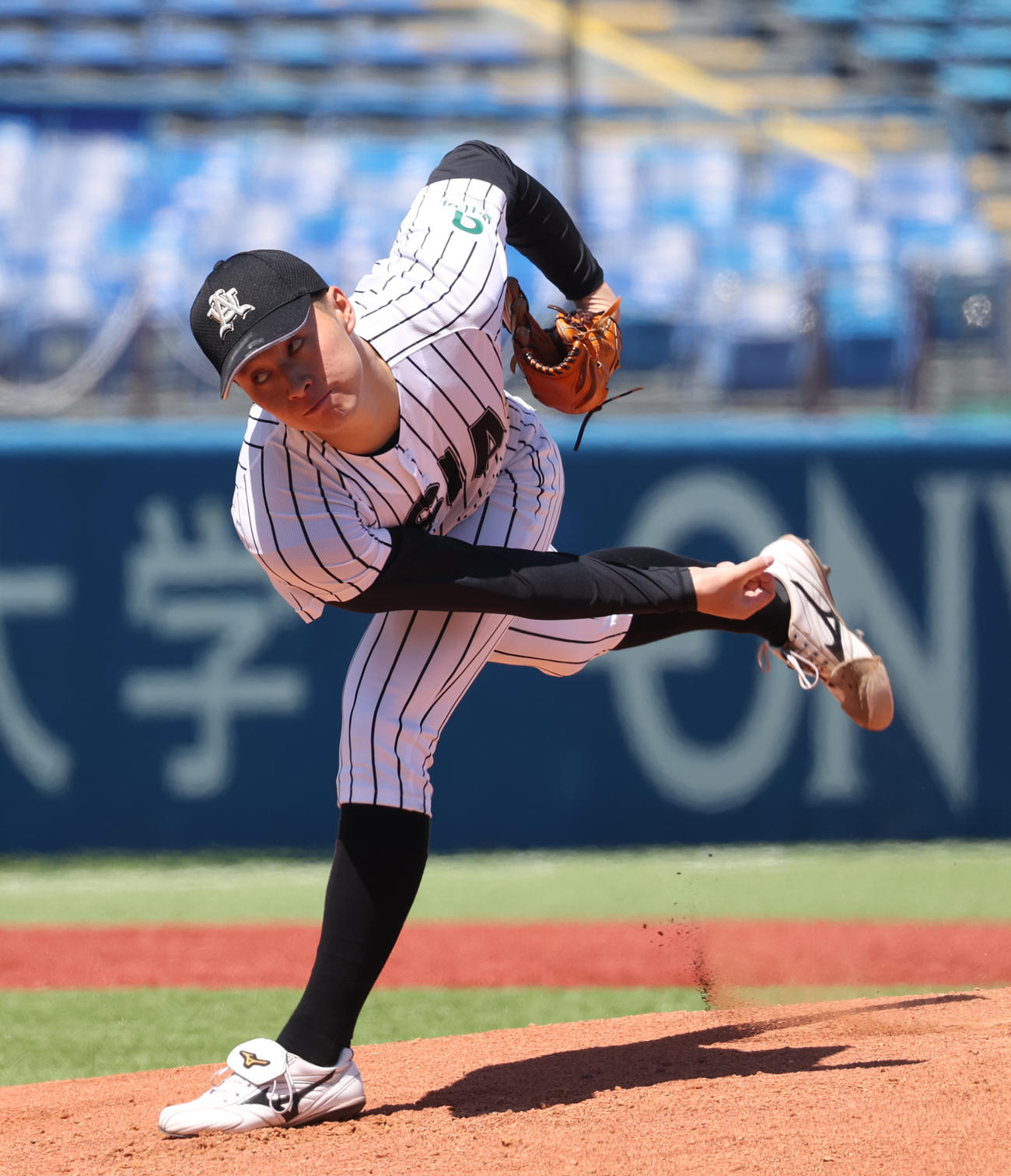 亜大対日大　先発した亜大・北嶋（撮影・柴田隆二）