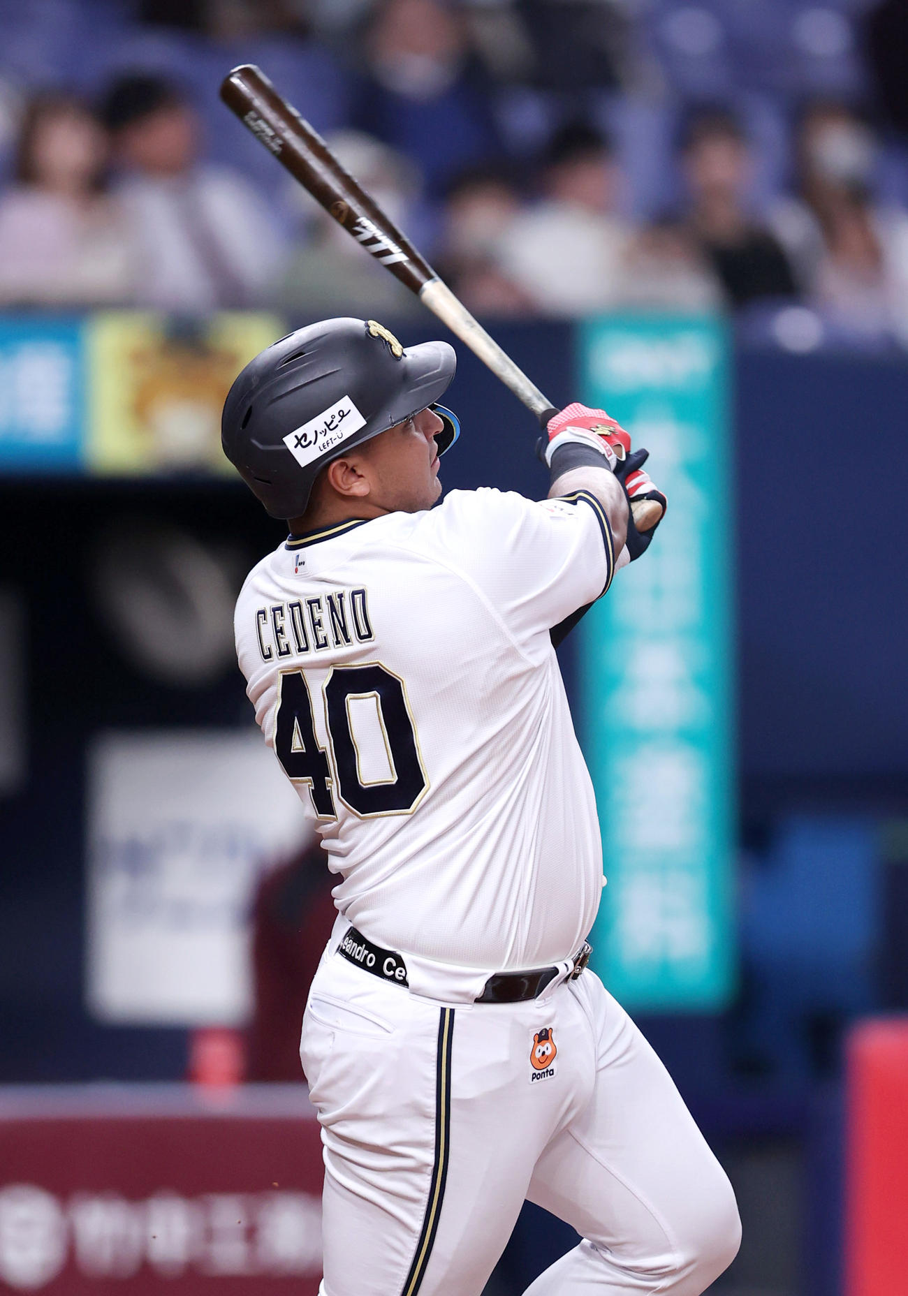 オリックス対楽天　8回裏オリックス無死一塁、セデーニョは同点の左越え2点本塁打を放つ（撮影・上山淳一）