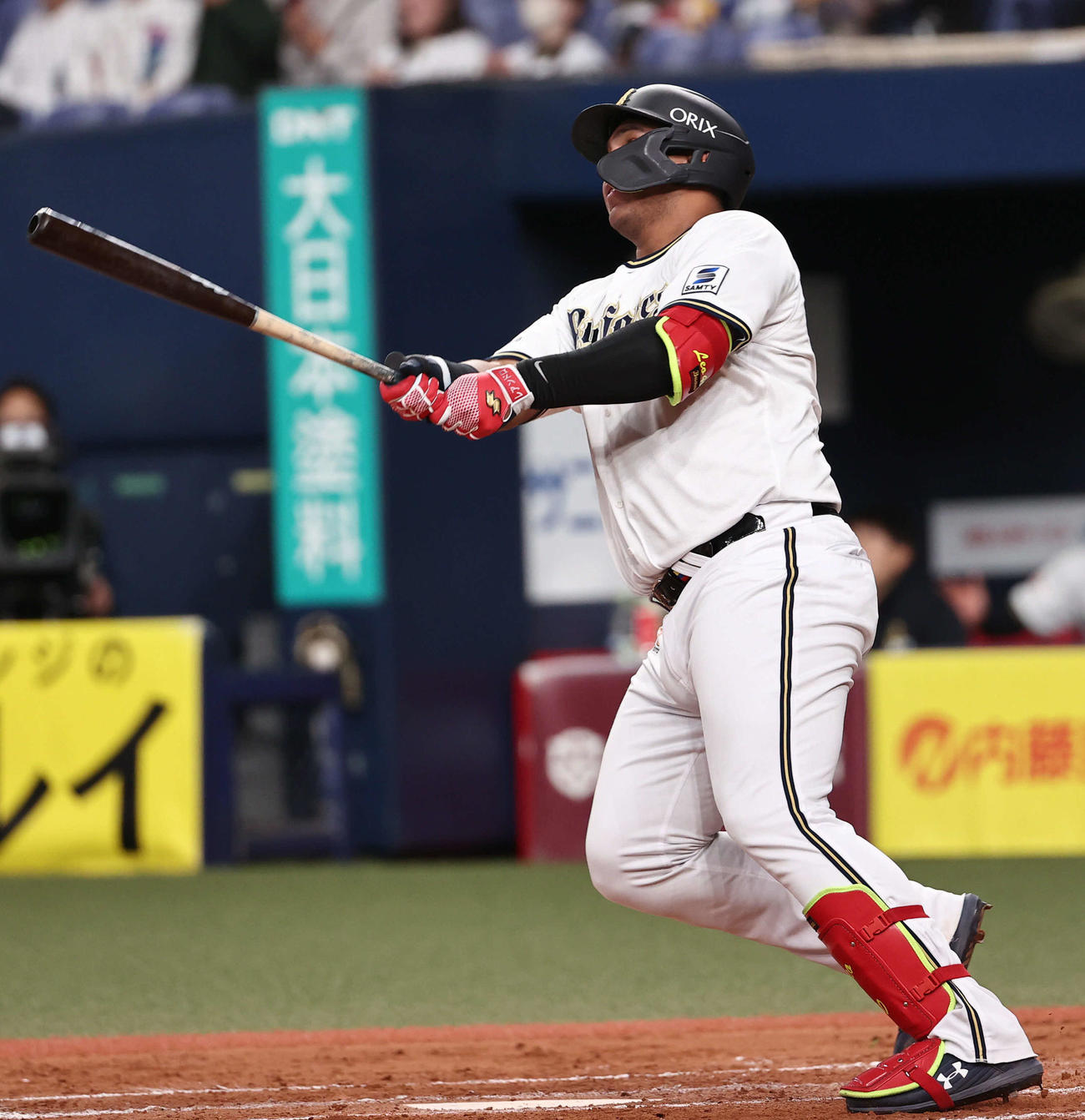 オリックス対楽天　8回裏オリックス無死一塁、セデーニョは左越えに同点2ランを放つ（撮影・西尾就之）