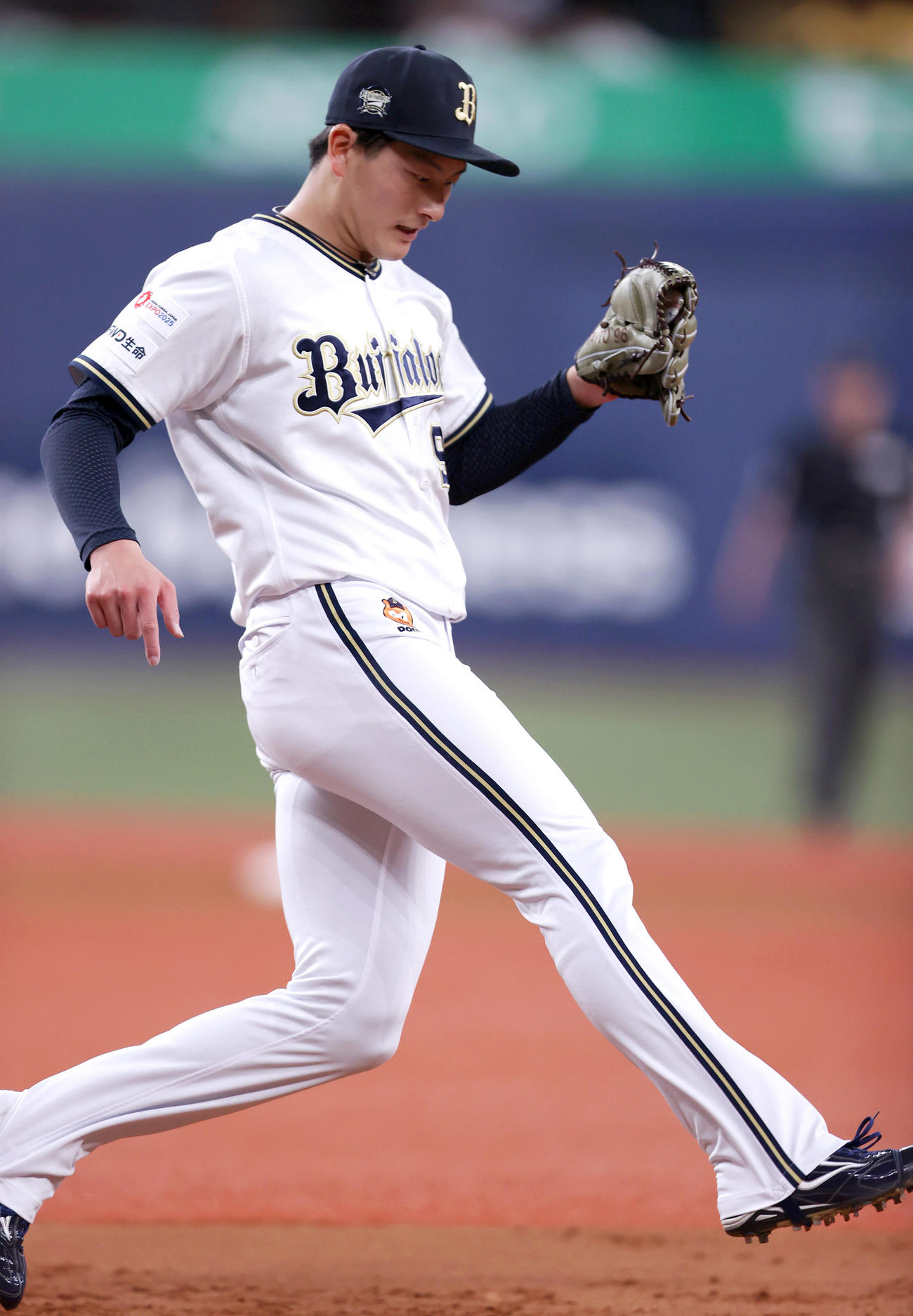 2回表楽天1死、高島は岡島を一ゴロに仕留める（撮影・上山淳一）