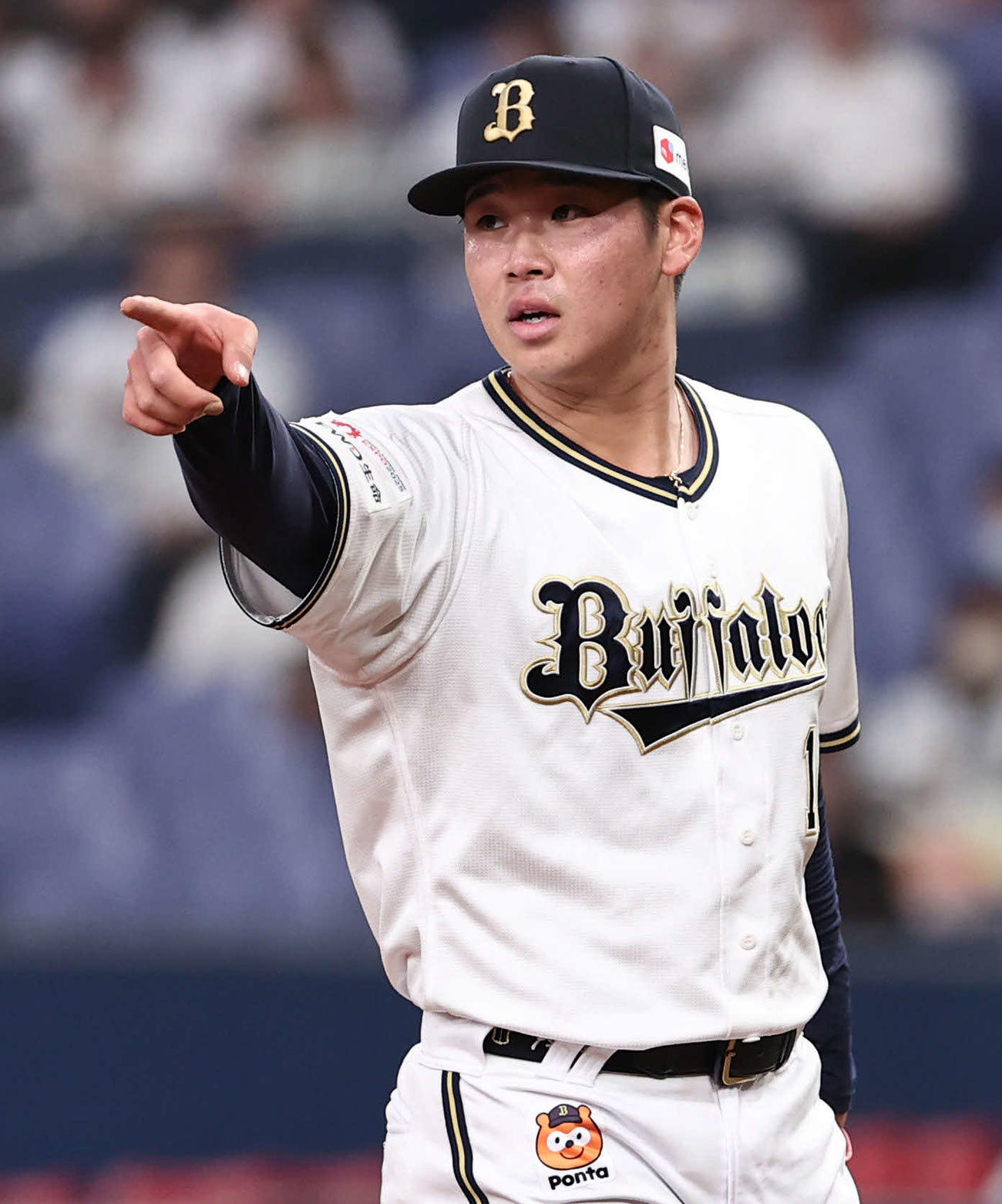オリックス対楽天　オリックス先発の山下は塁審にスイングをアピール（撮影・西尾就之）