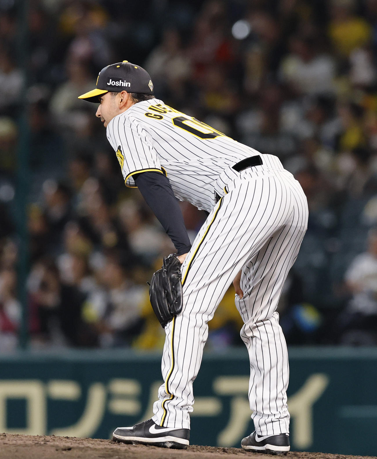 阪神対広島　9回表広島2死二塁、田村に適時三塁打を許したゲラ（撮影・藤尾明華）