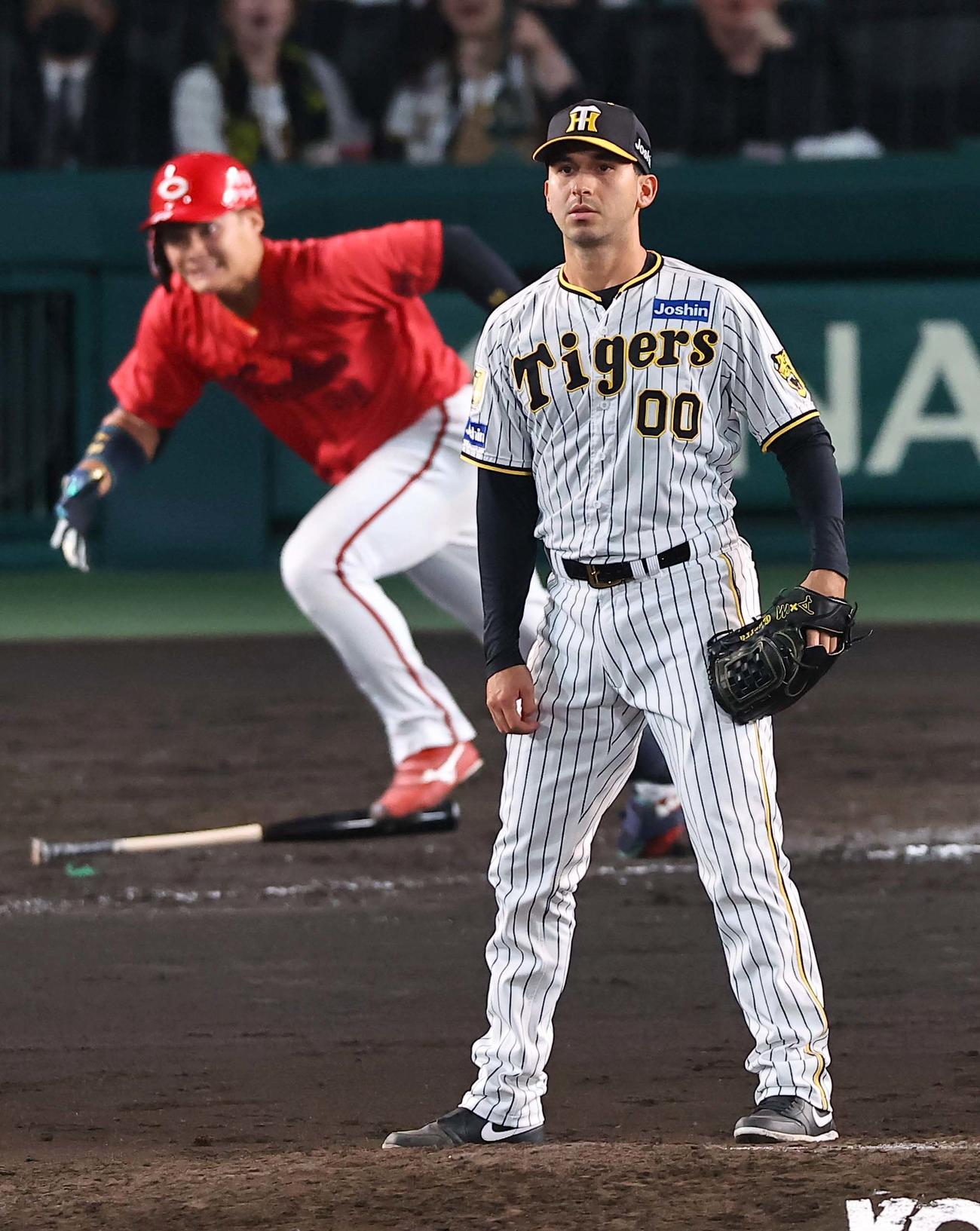 阪神対広島　9回表広島2死二塁、ゲラは田村に先制適時三塁打を浴びる（撮影・上田博志）