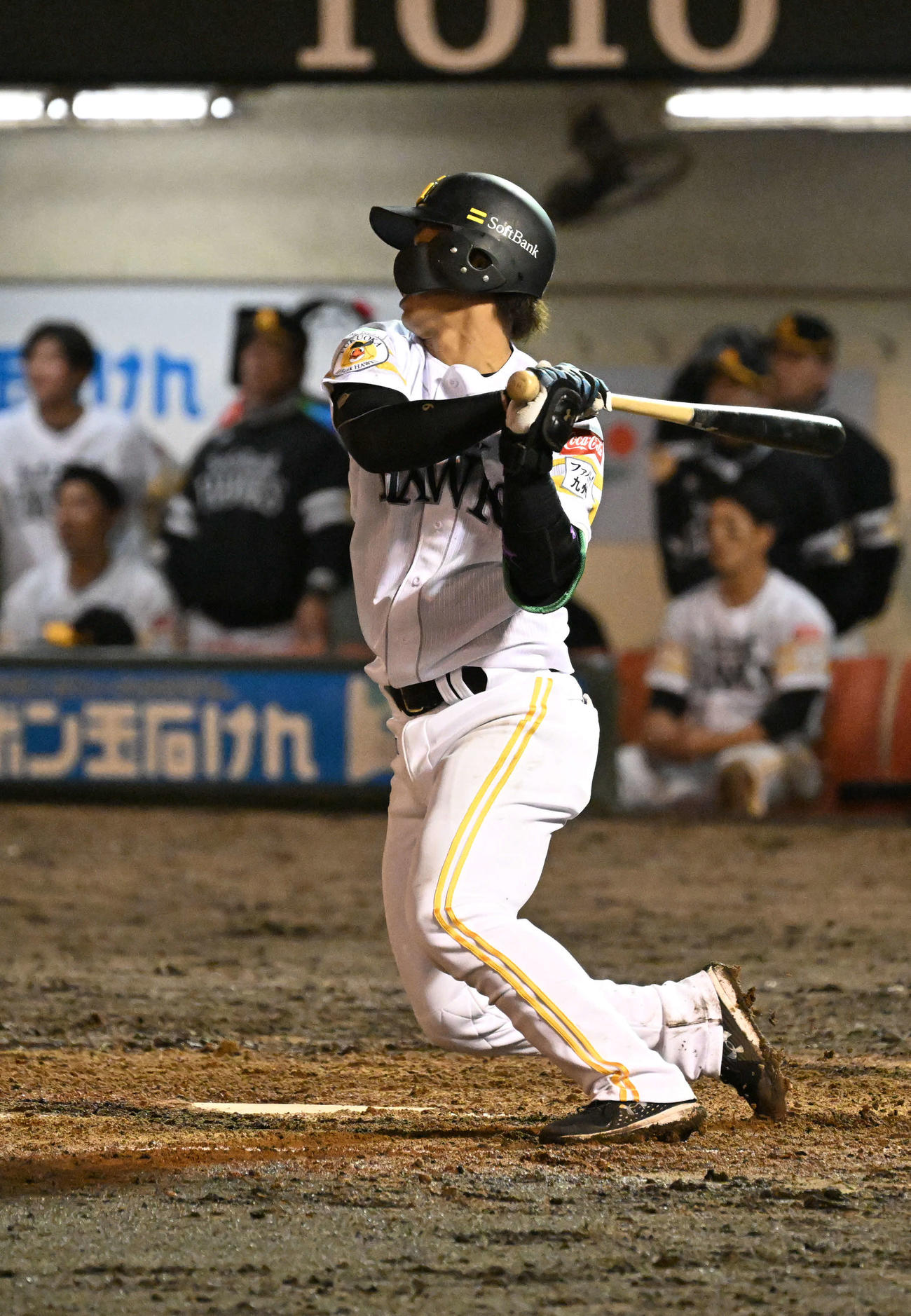 ソフトバンク対日本ハム　　7回裏ソフトバンク一死一三塁、今宮健太は勝ち越し適時打を放つ（撮影・林敢治）