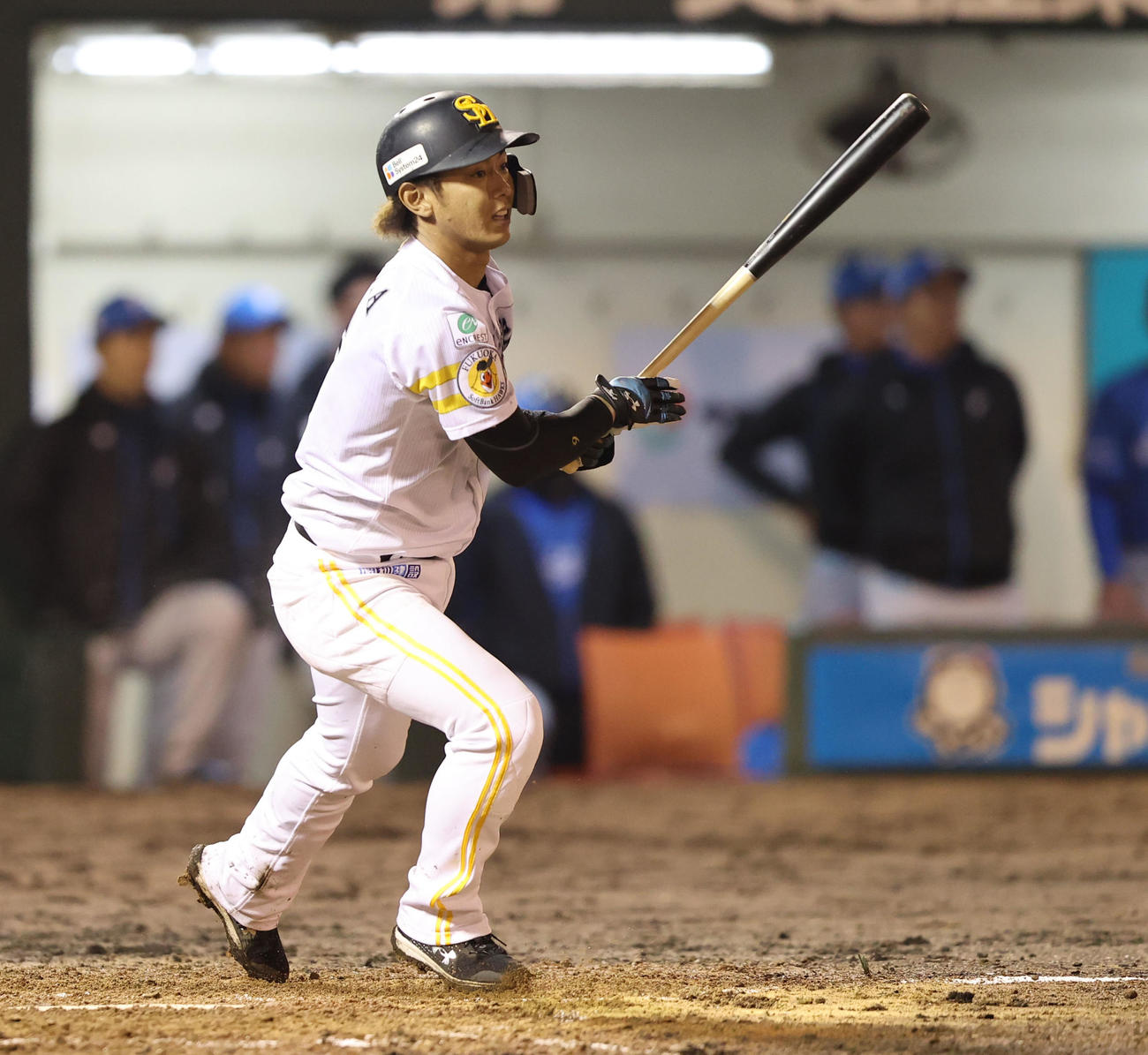 ソフトバンク対日本ハム　7回裏ソフトバンク1死一、三塁、今宮は右前に勝ち越し適時打を放つ（撮影・梅根麻紀）