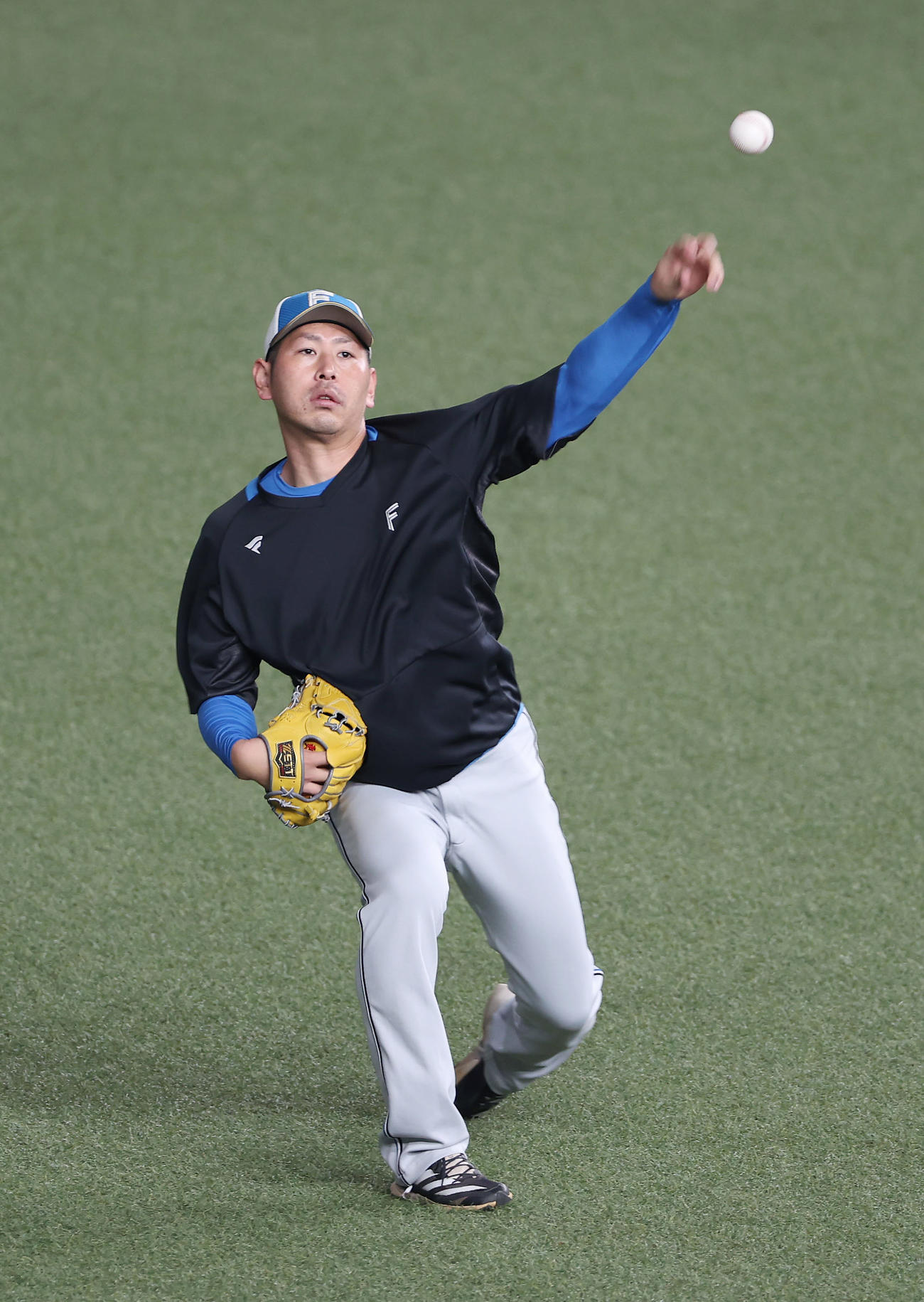 オリックス対日本ハム　キャッチボールする日本ハム加藤貴（撮影・前田充）