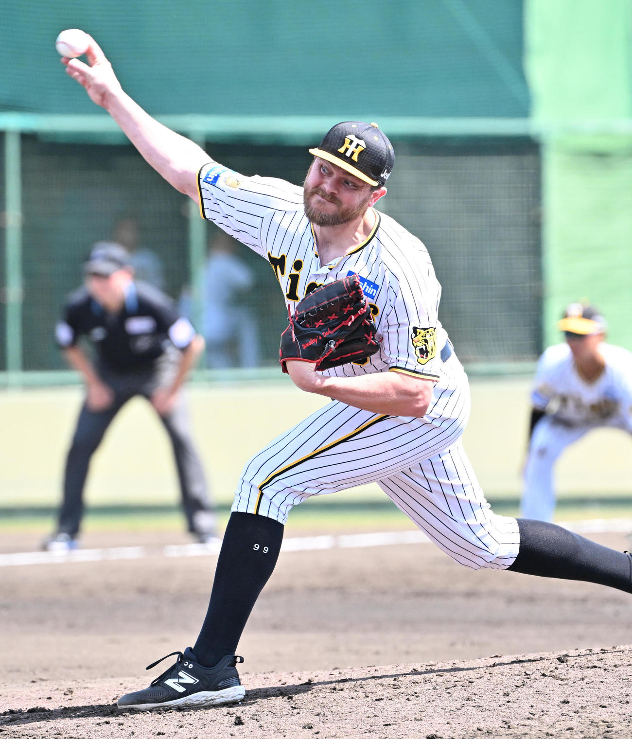 阪神対ソフトバンク　阪神先発のビーズリー（撮影・石井愛子）