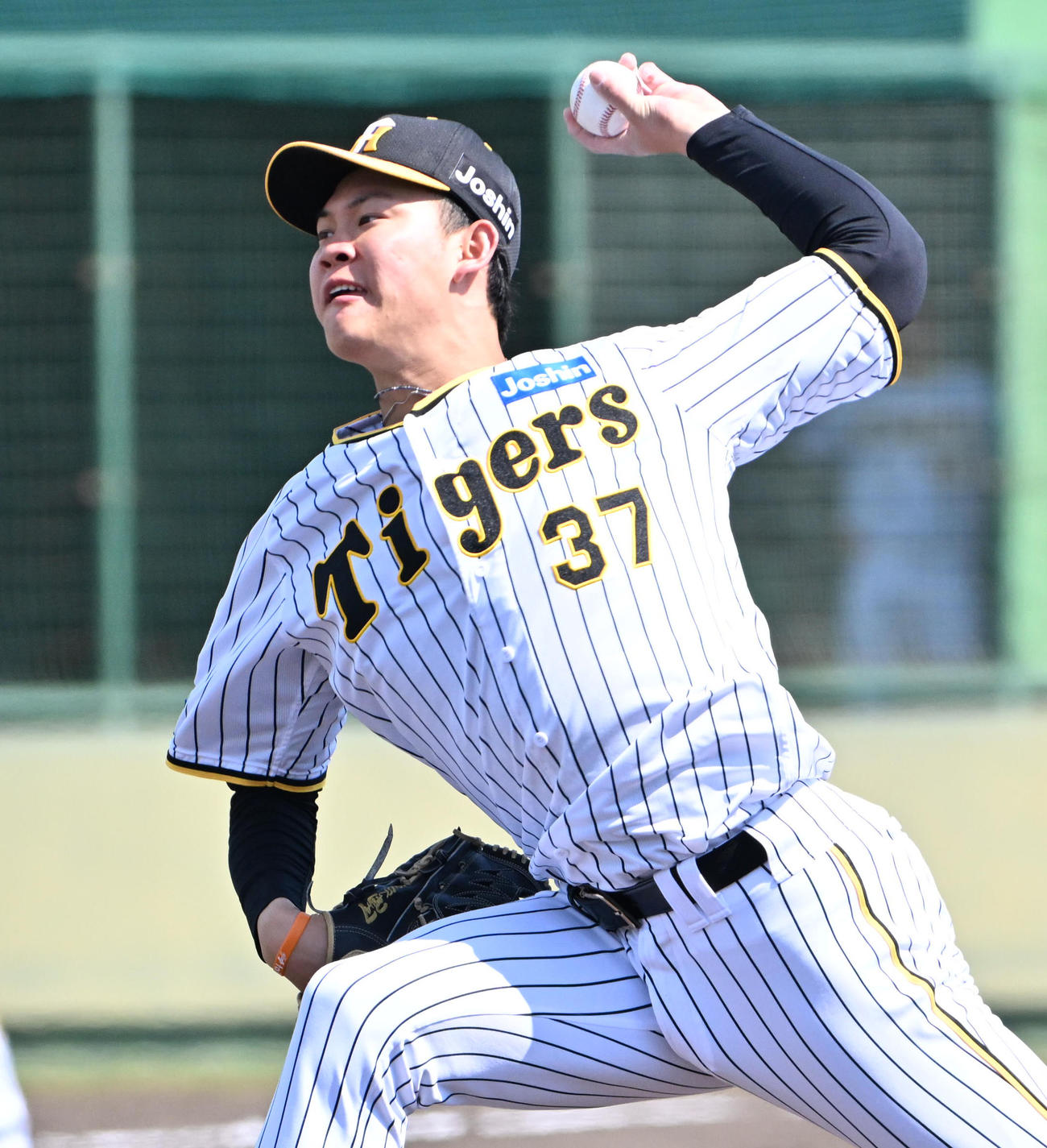 阪神対ソフトバンク　阪神2番手の及川（撮影・石井愛子）