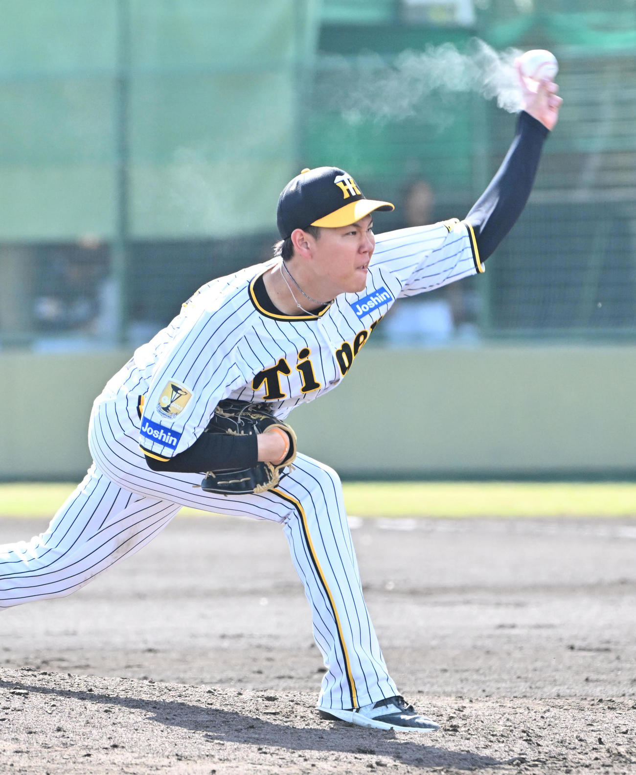 阪神対ソフトバンク　阪神2番手の及川（撮影・石井愛子）