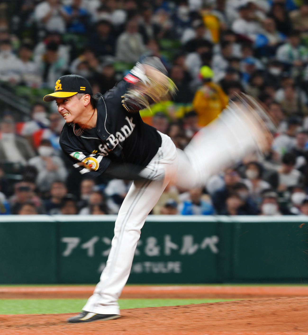 西武対ソフトバンク　力投するソフトバンク先発の東浜（撮影・江口和貴）