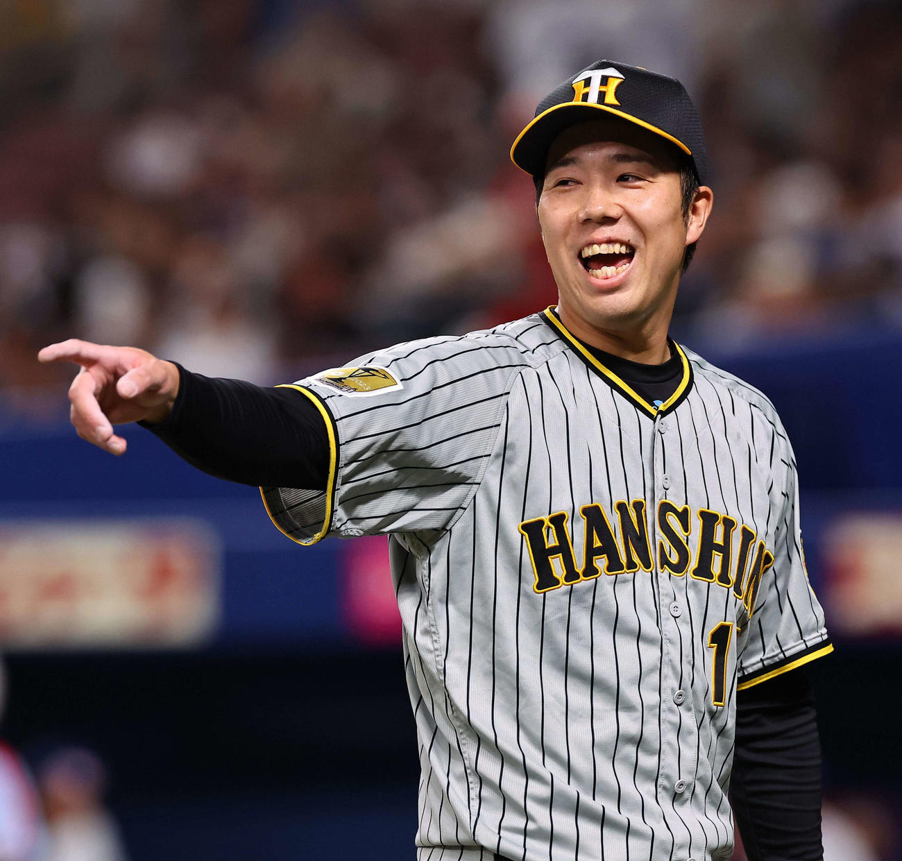 中日対阪神　2回裏中日2死三塁、加藤匠から三振を奪い笑顔を見せる青柳（撮影・上田博志）