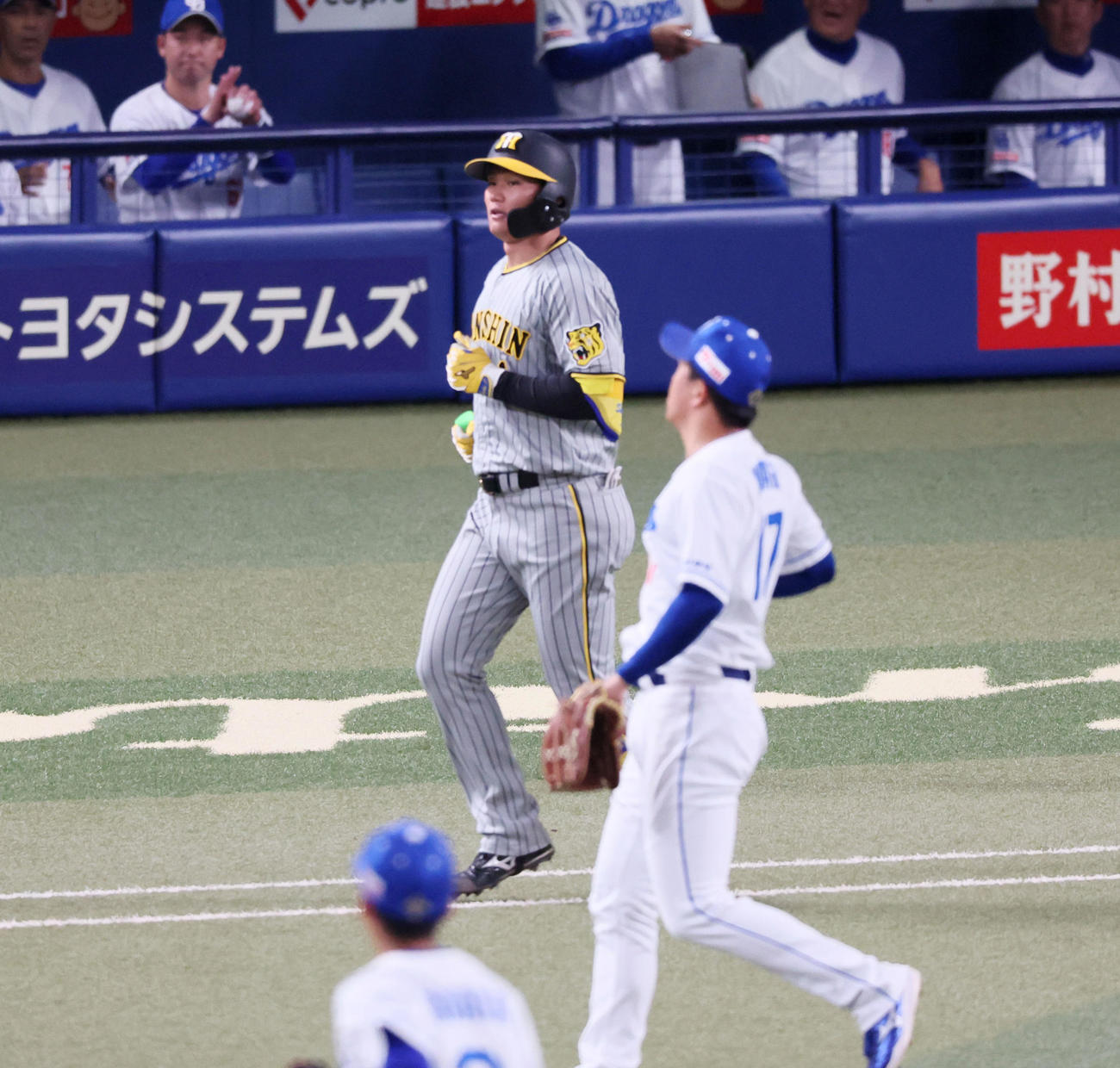 中日対阪神　7回表阪神無死、森下は投ゴロに倒れる。投手は柳（撮影・加藤哉）