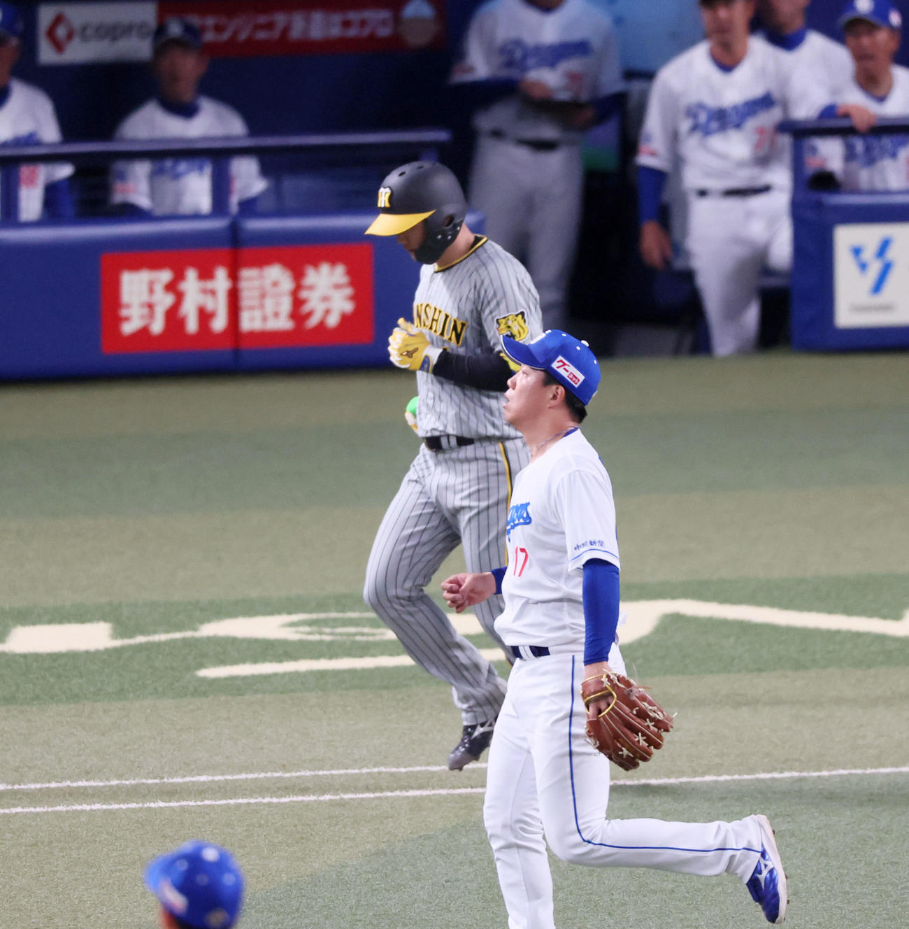 中日対阪神　7回表阪神無死、森下は投ゴロに倒れる。投手は柳（撮影・加藤哉）