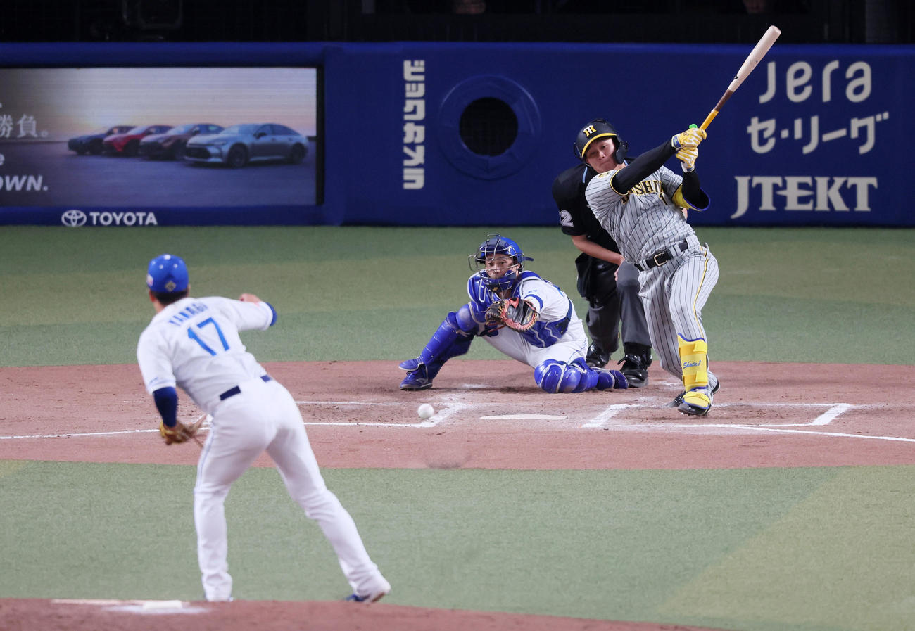 中日対阪神　7回表阪神無死、森下は投ゴロに倒れる。投手は柳（撮影・加藤哉）