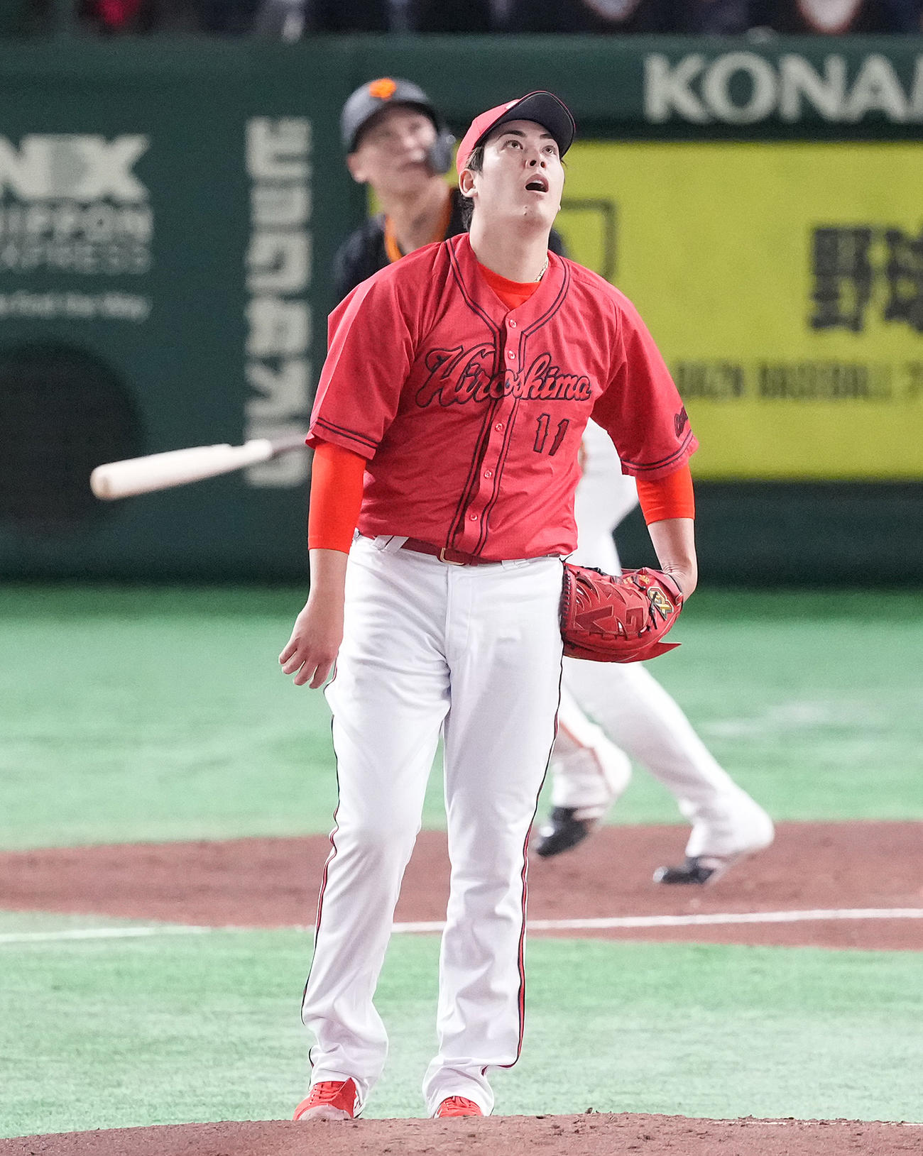 巨人対広島　2回裏巨人1死、坂本に左越えソロ本塁打を浴びる九里（撮影・鈴木みどり）