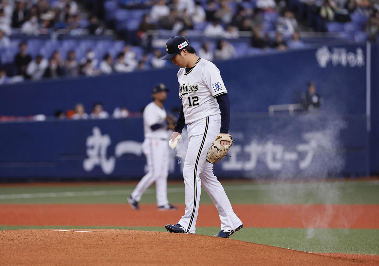 オリックス対日本ハム　マウンドに上がるオリックス先発の東（撮影・藤尾明華）