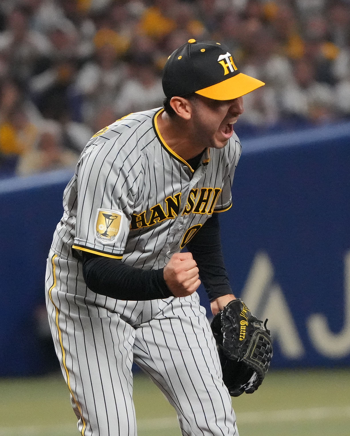 中日対阪神　9回裏中日2死二塁、後藤を三振に仕留めほえるゲラ（撮影・森本幸一）