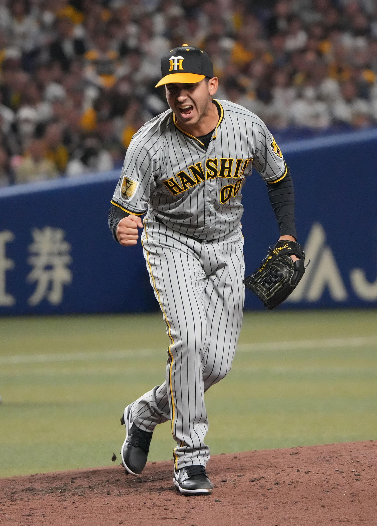中日対阪神　9回裏中日2死二塁、後藤を三振に仕留めほえるゲラ（撮影・森本幸一）