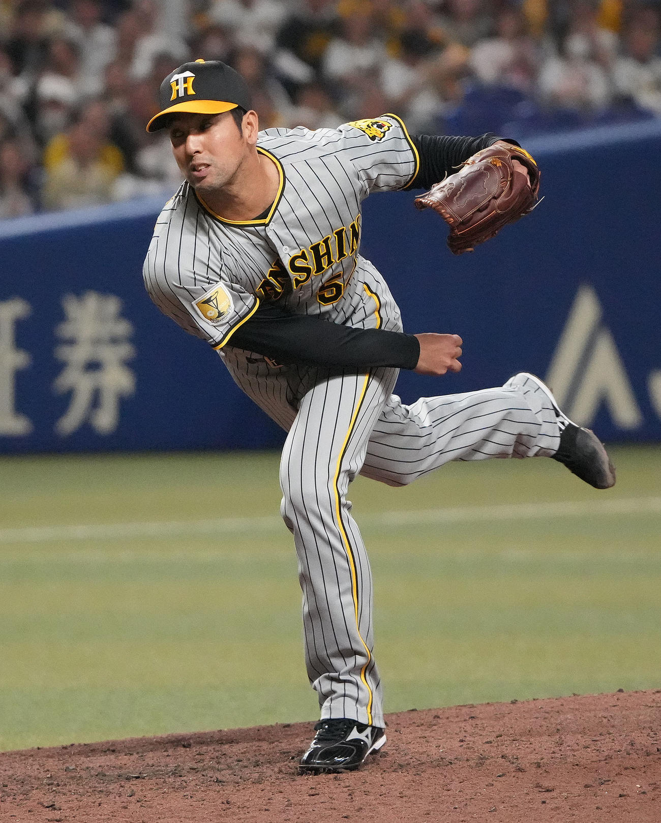 中日対阪神　11回裏、阪神5番手で登板する加治屋（撮影・森本幸一）