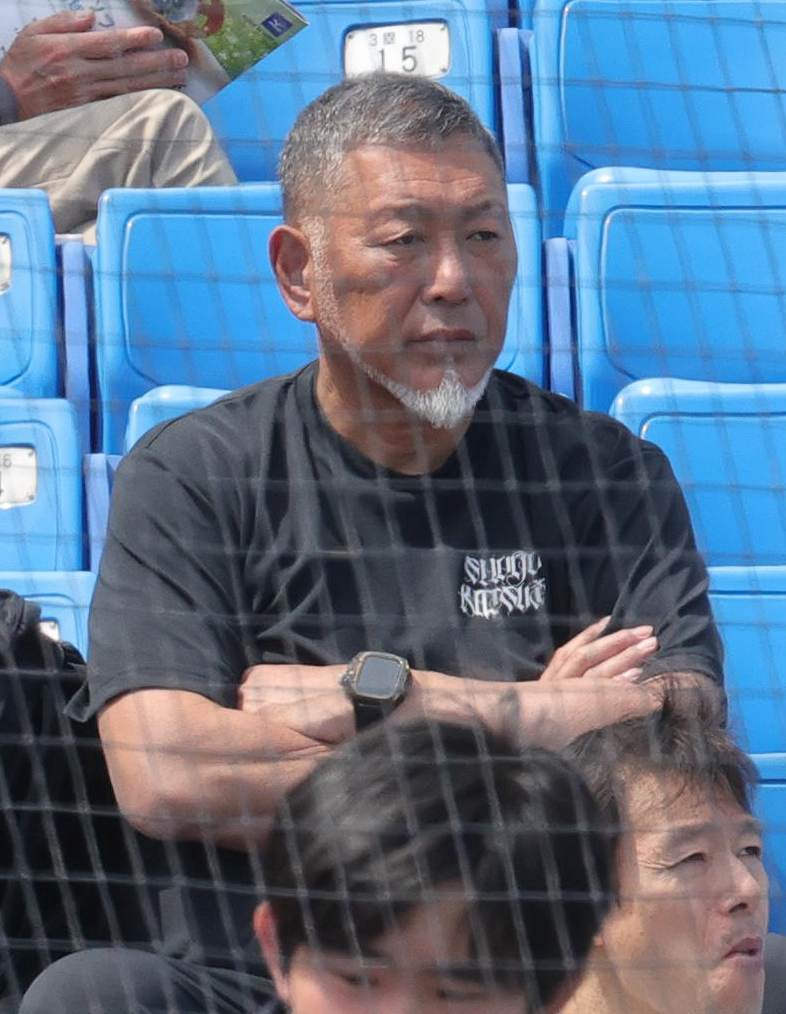 慶大対東大　観戦する清原和博氏（撮影・野上伸悟）
