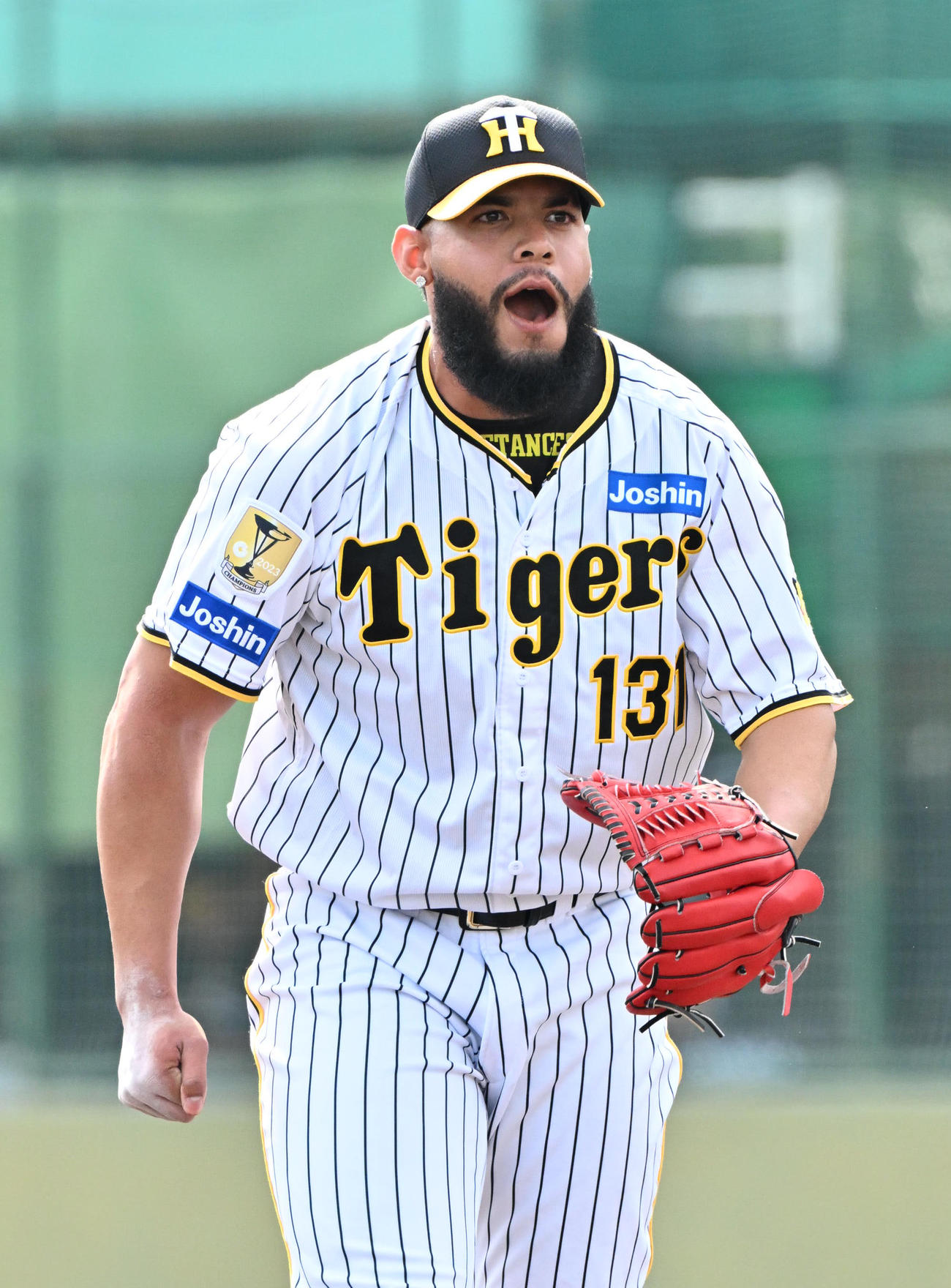 阪神対ソフトバンク　好投し雄たけびあげるぶベタンセス（撮影・石井愛子）
