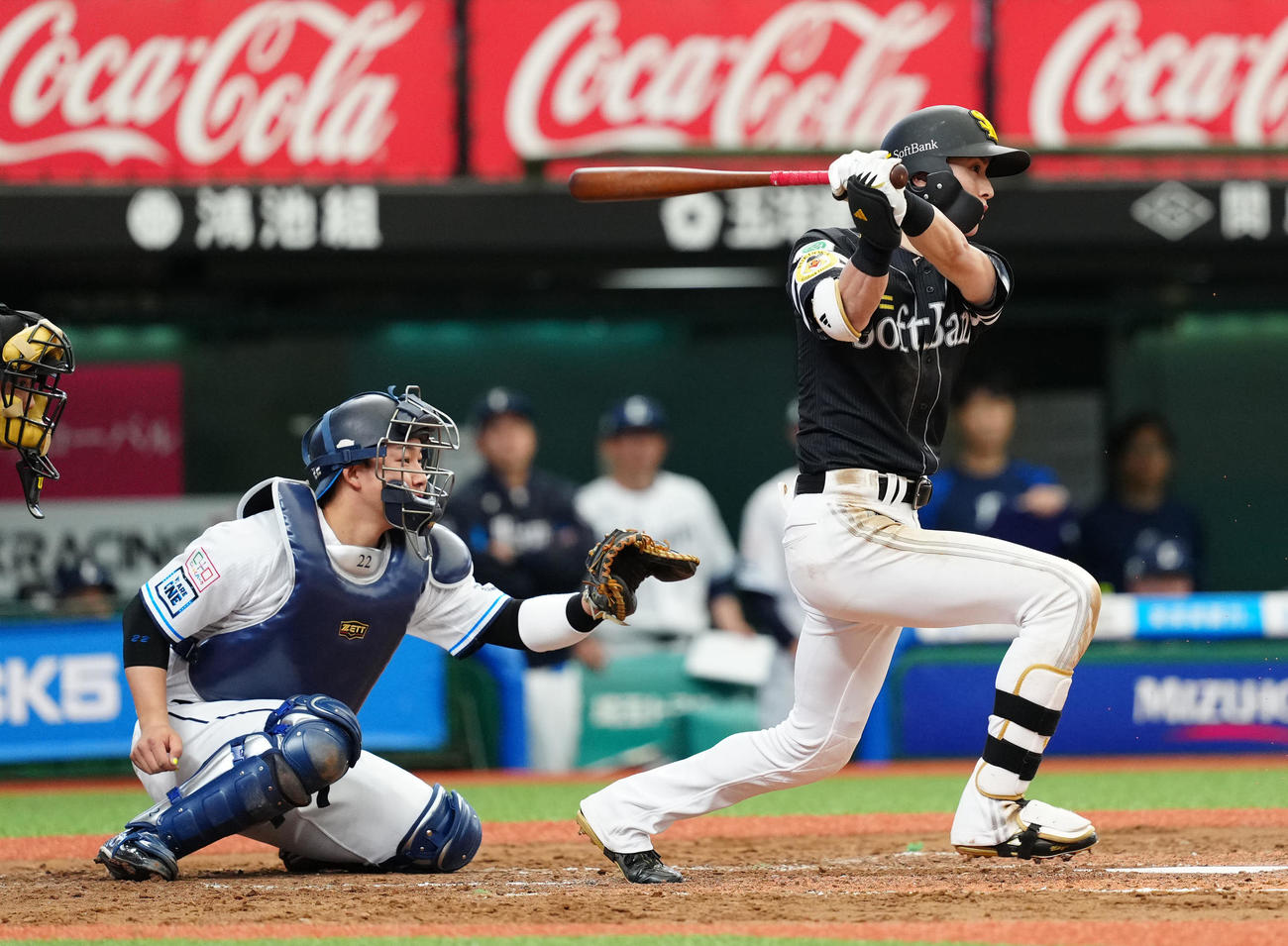 西武対ソフトバンク　5回表ソフトバンク無死、二塁内野安打とする周東（撮影・江口和貴）