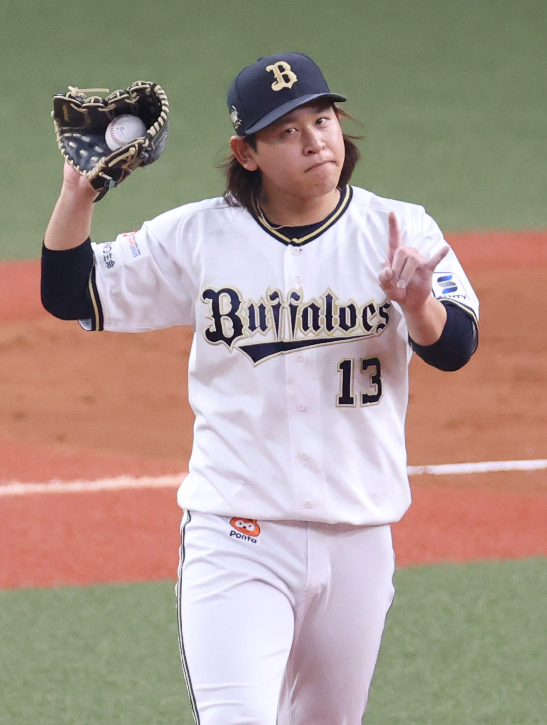 オリックス対日本ハム　5回表日本ハム1死、宮城は水野を二直に打ち取りツーアウトポーズする（撮影・上山淳一）