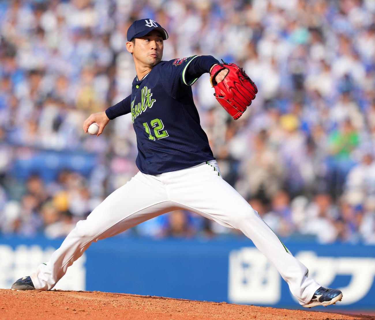 DeNA対ヤクルト　7回裏から登板したヤクルト石山（撮影・横山健太）
