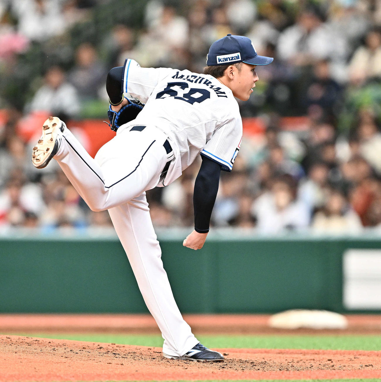 西武対ソフトバンク　5回表途中から西武2番手で登板する水上（撮影・滝沢徹郎）